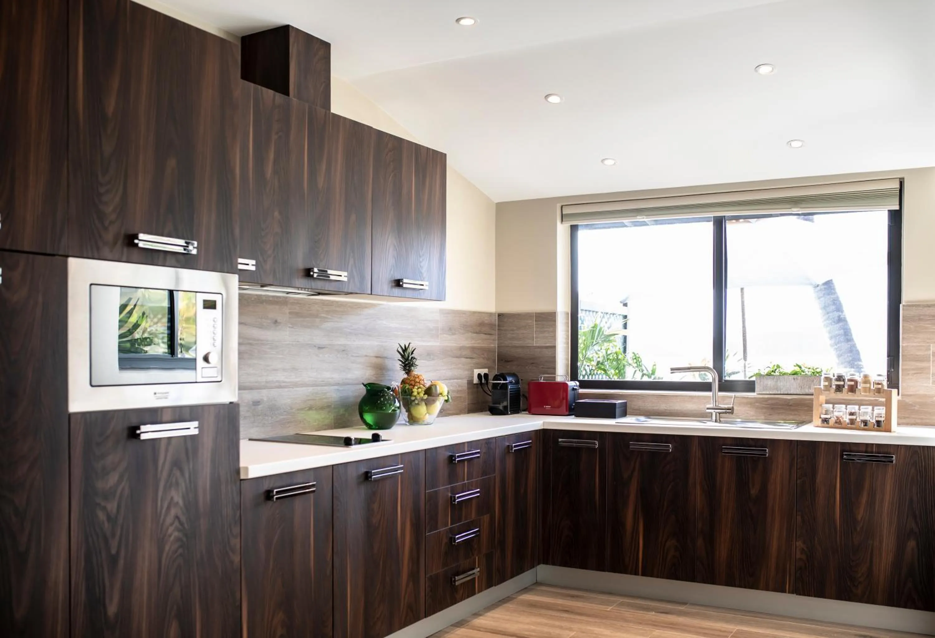 Kitchen or kitchenette in Secret Harbour Boutique Hotel and Marina