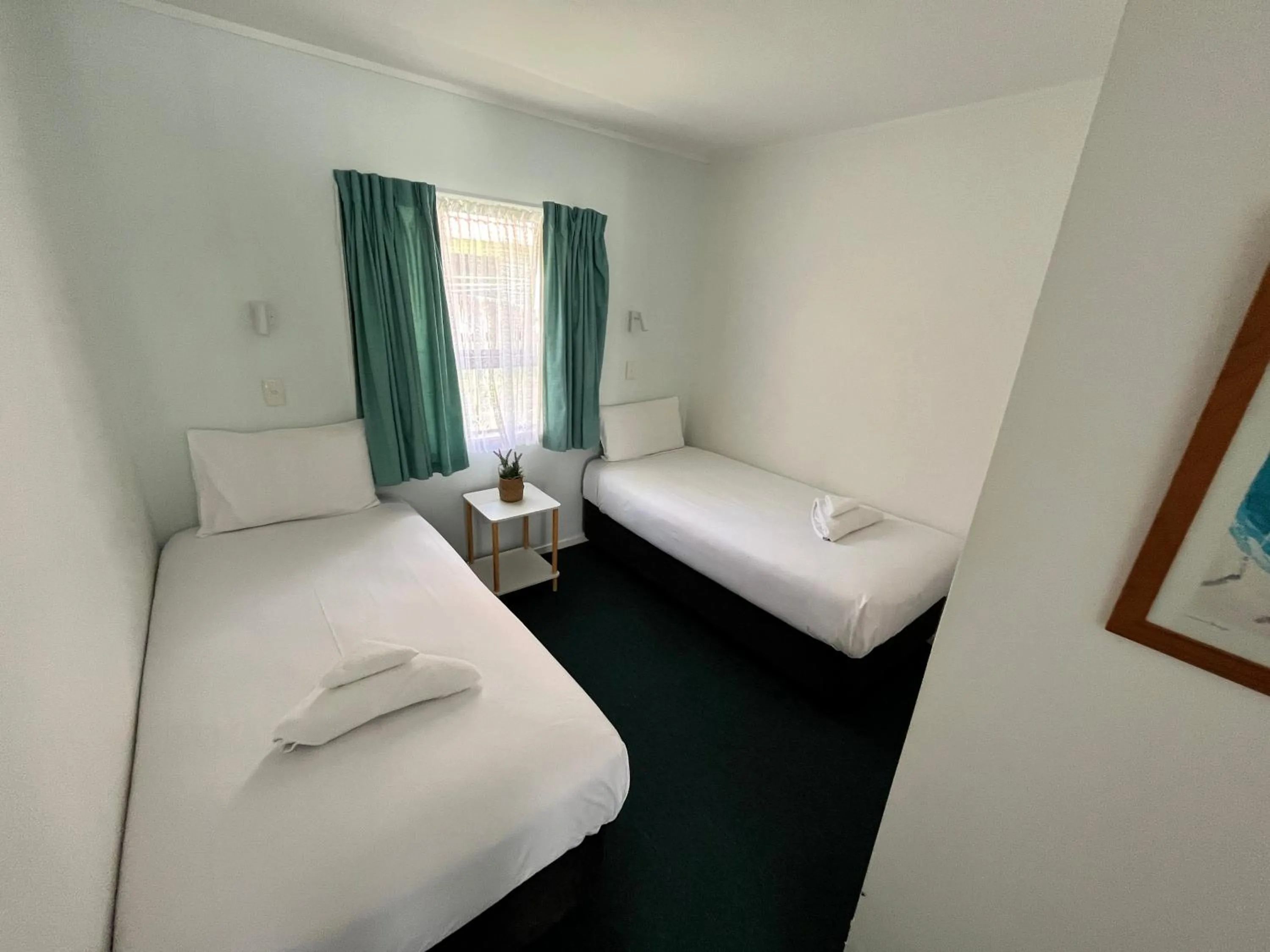 Bed in Marlin Court Motel