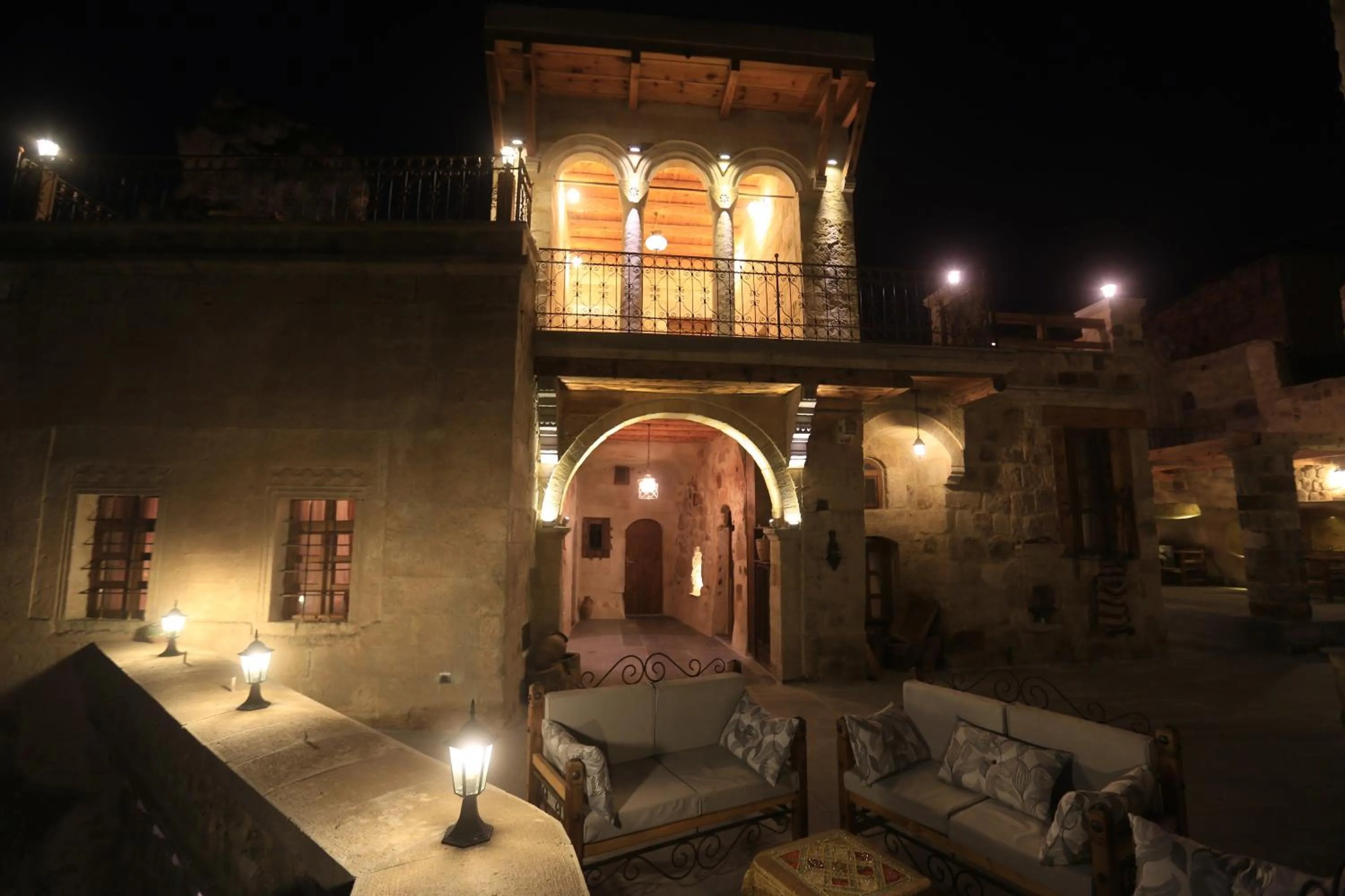 Facade/entrance in Abu Hayat Cave Suites