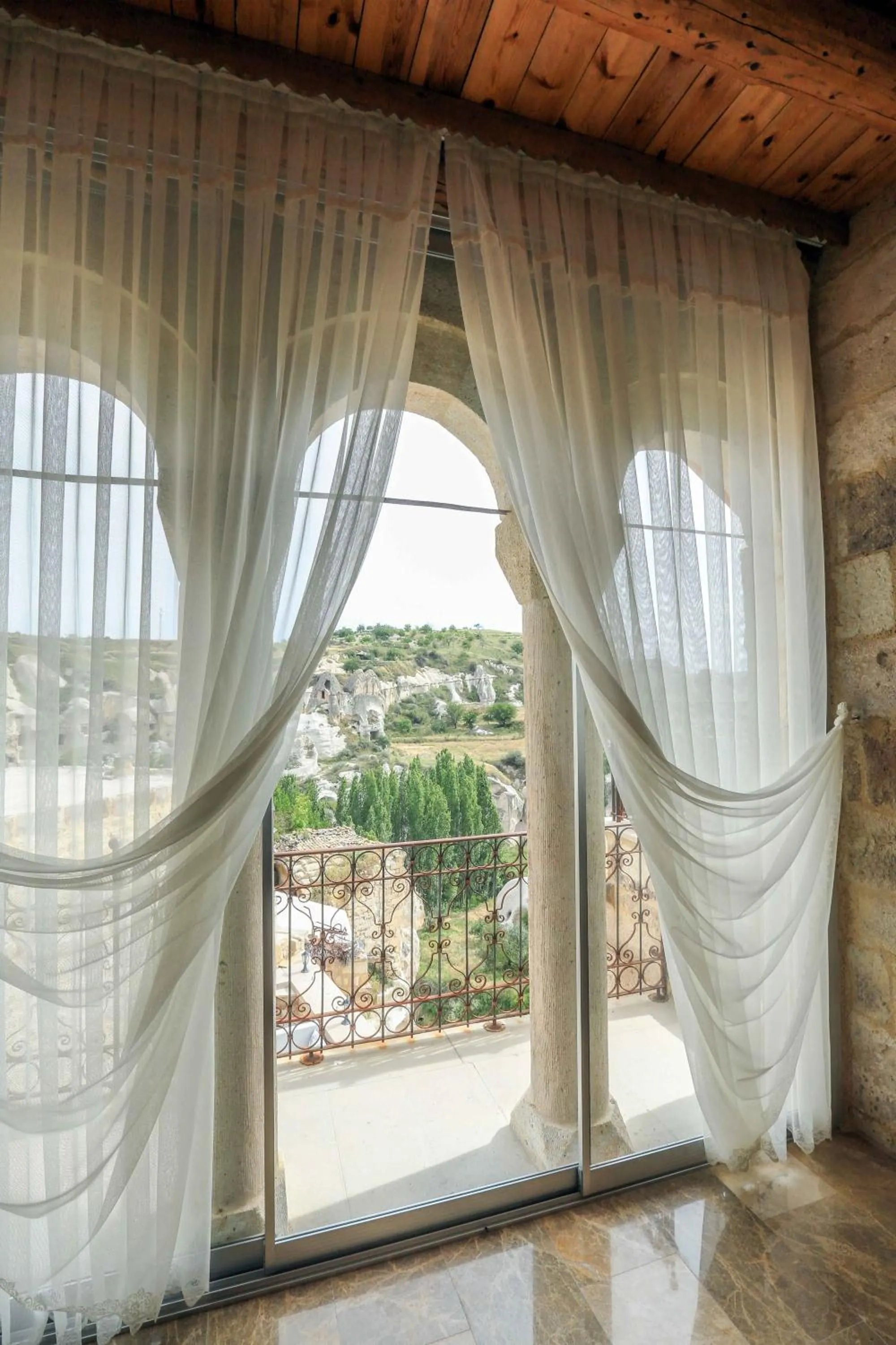 Natural landscape in Abu Hayat Cave Suites