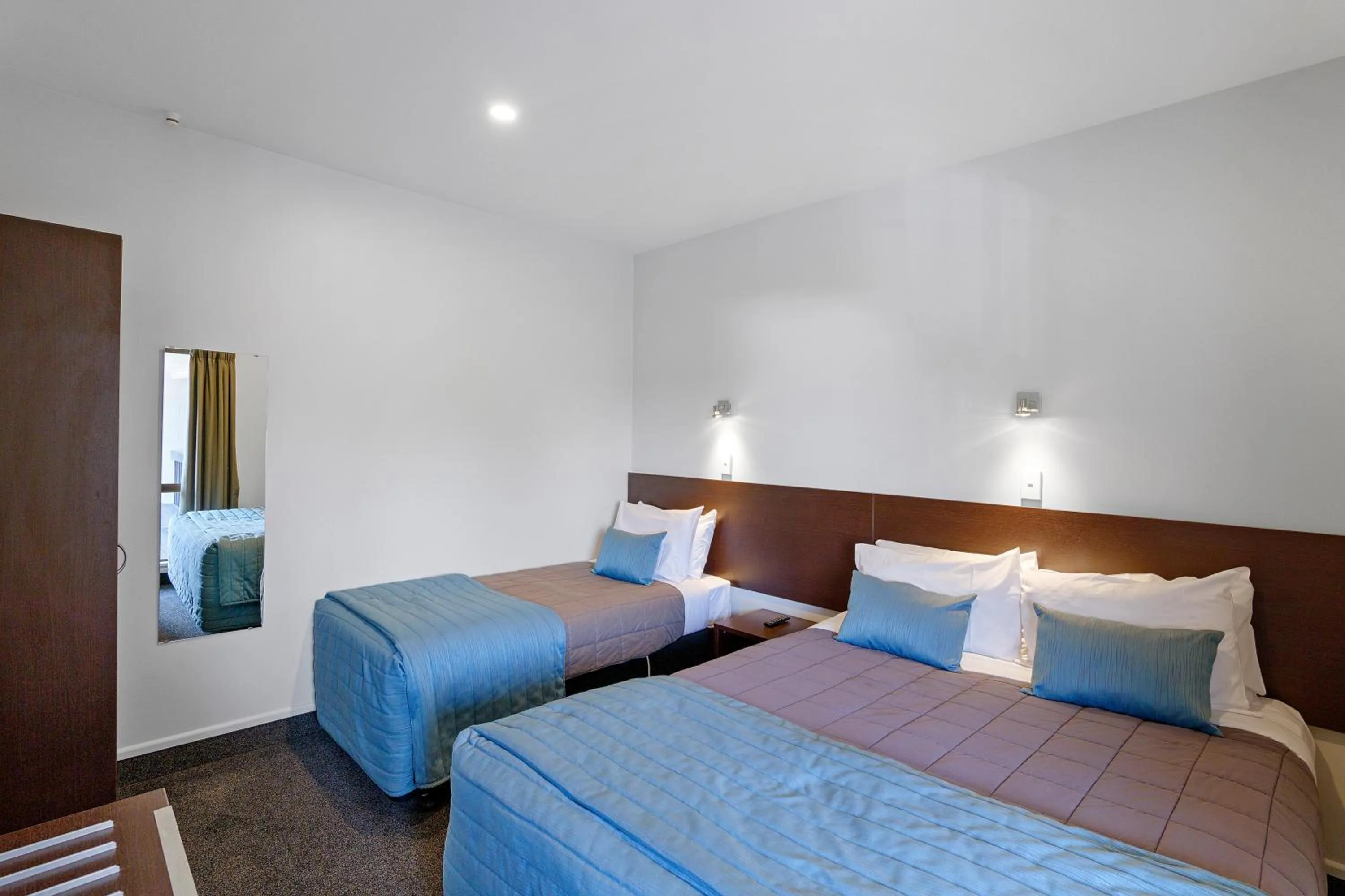 Bedroom, Bed in Ashford Motor Lodge