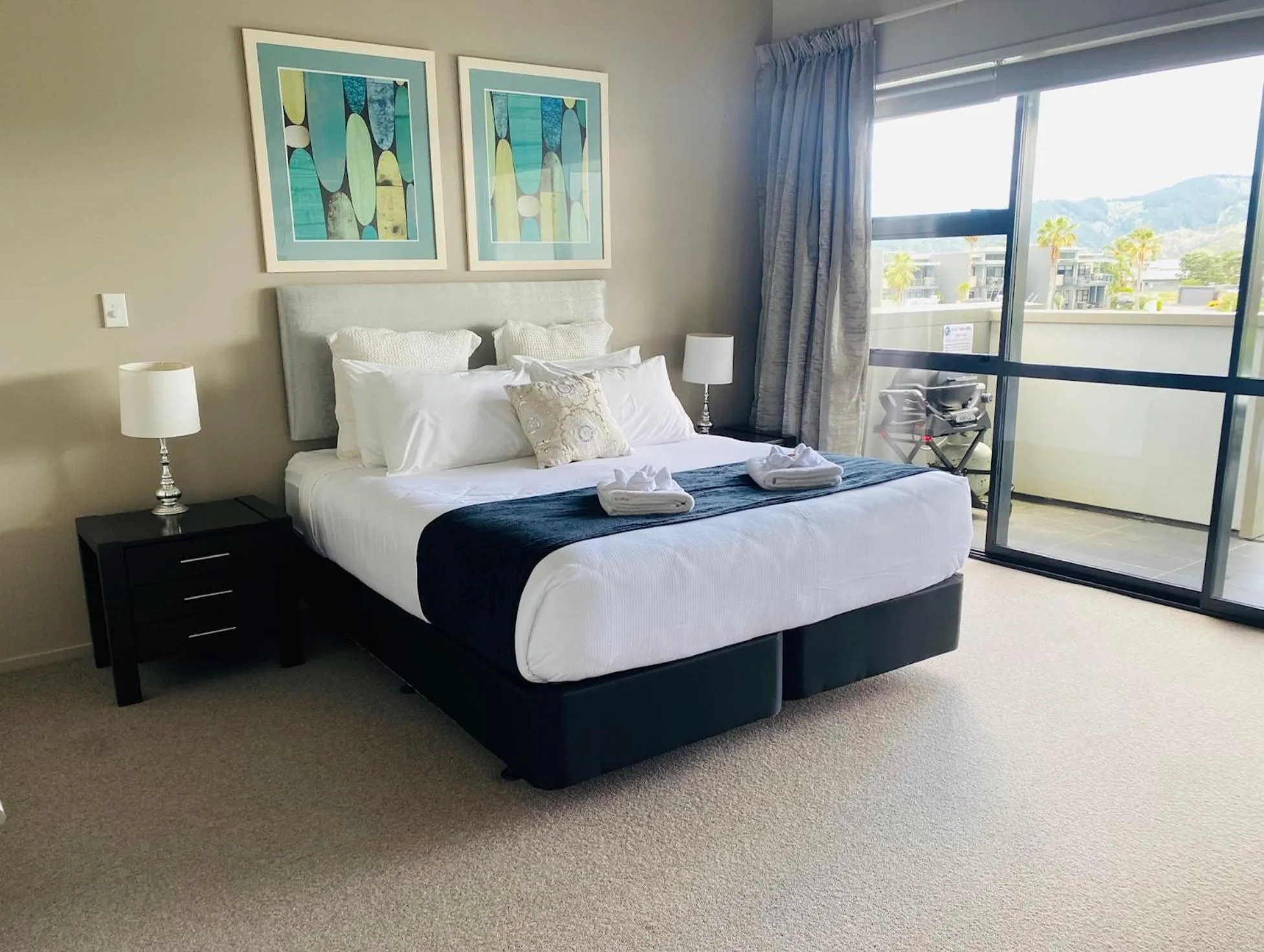 Bed in Sovereign Pier On The Waterways