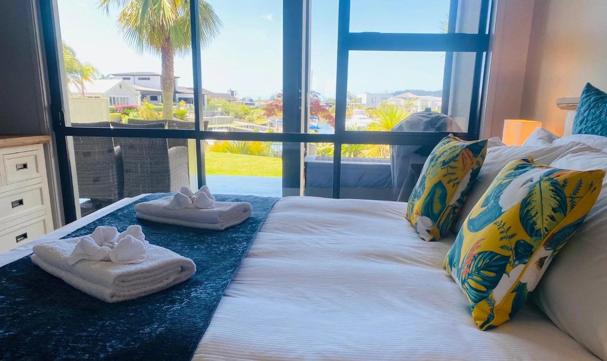 Bed in Sovereign Pier On The Waterways