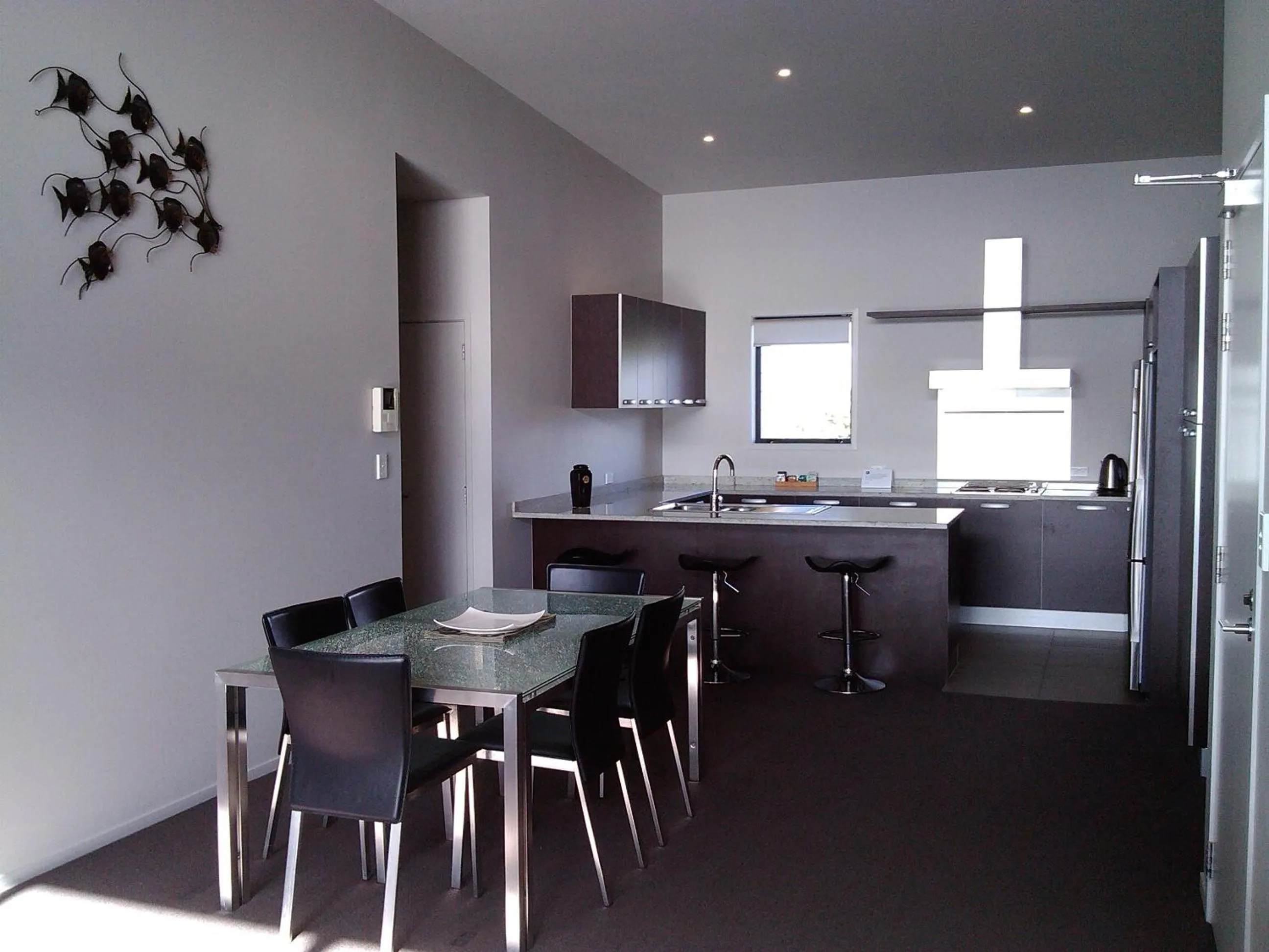 Dining area in Sovereign Pier On The Waterways