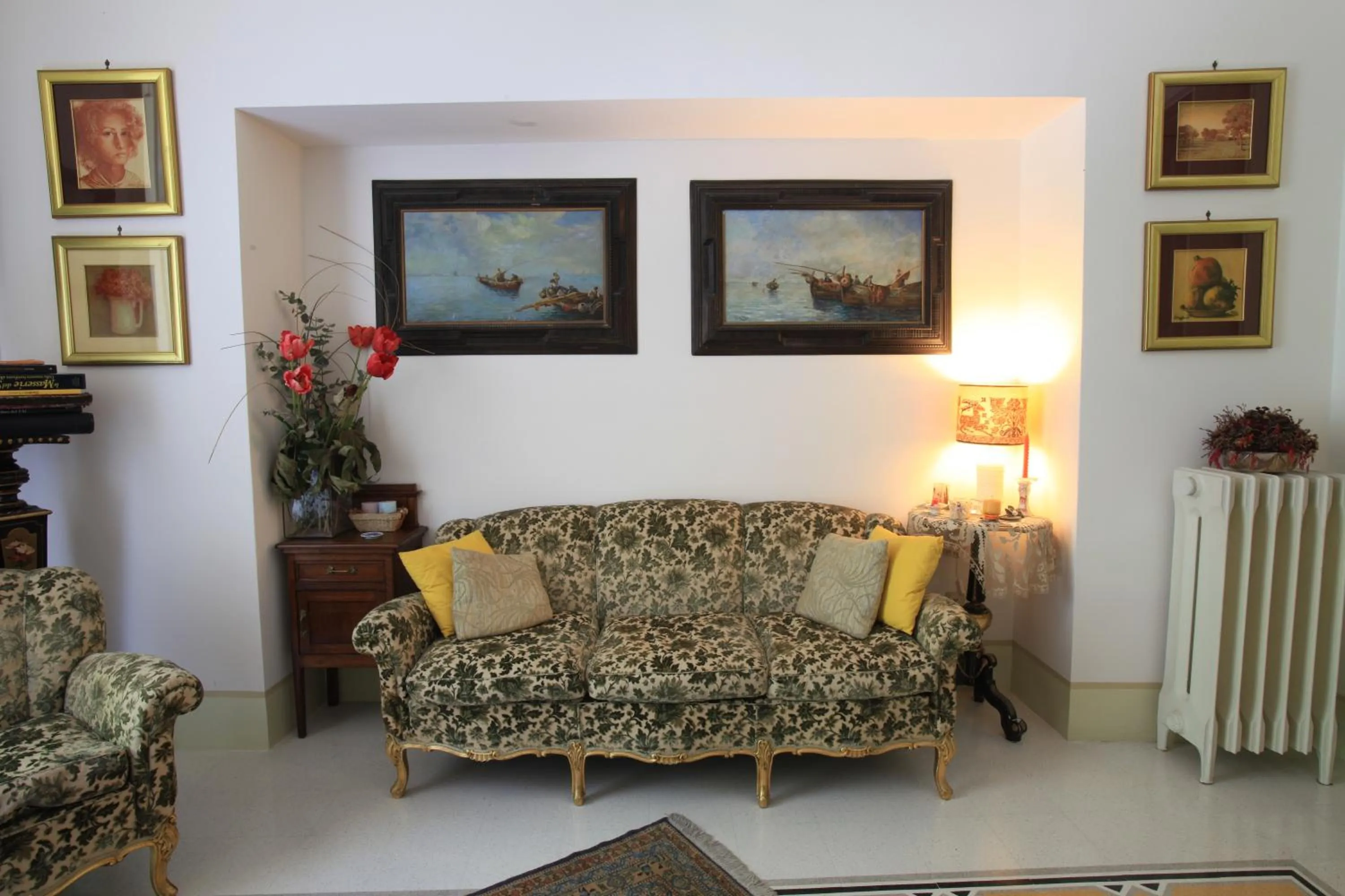 Communal lounge/ TV room in Palazzo Rollo