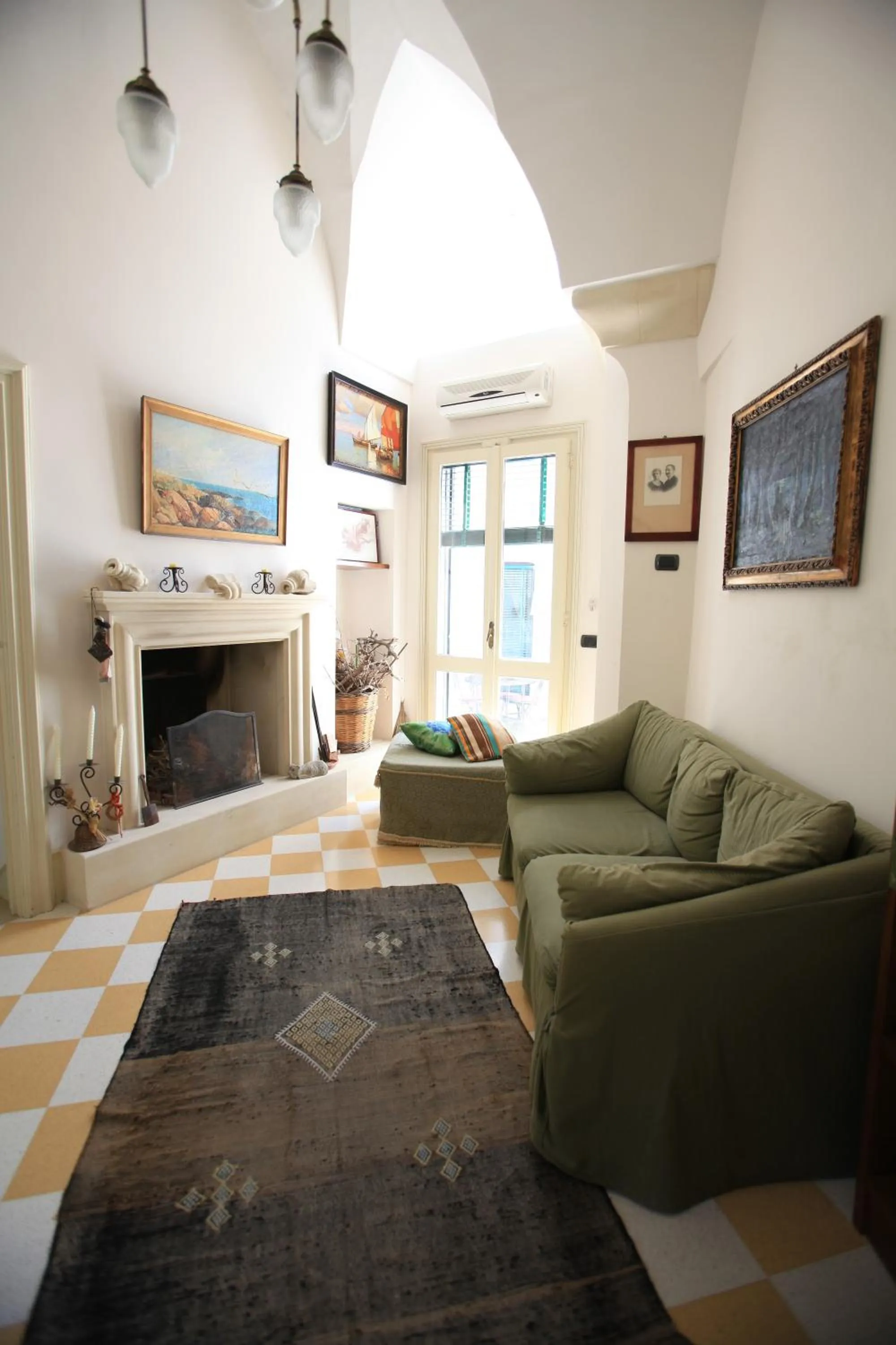 Library in Palazzo Rollo