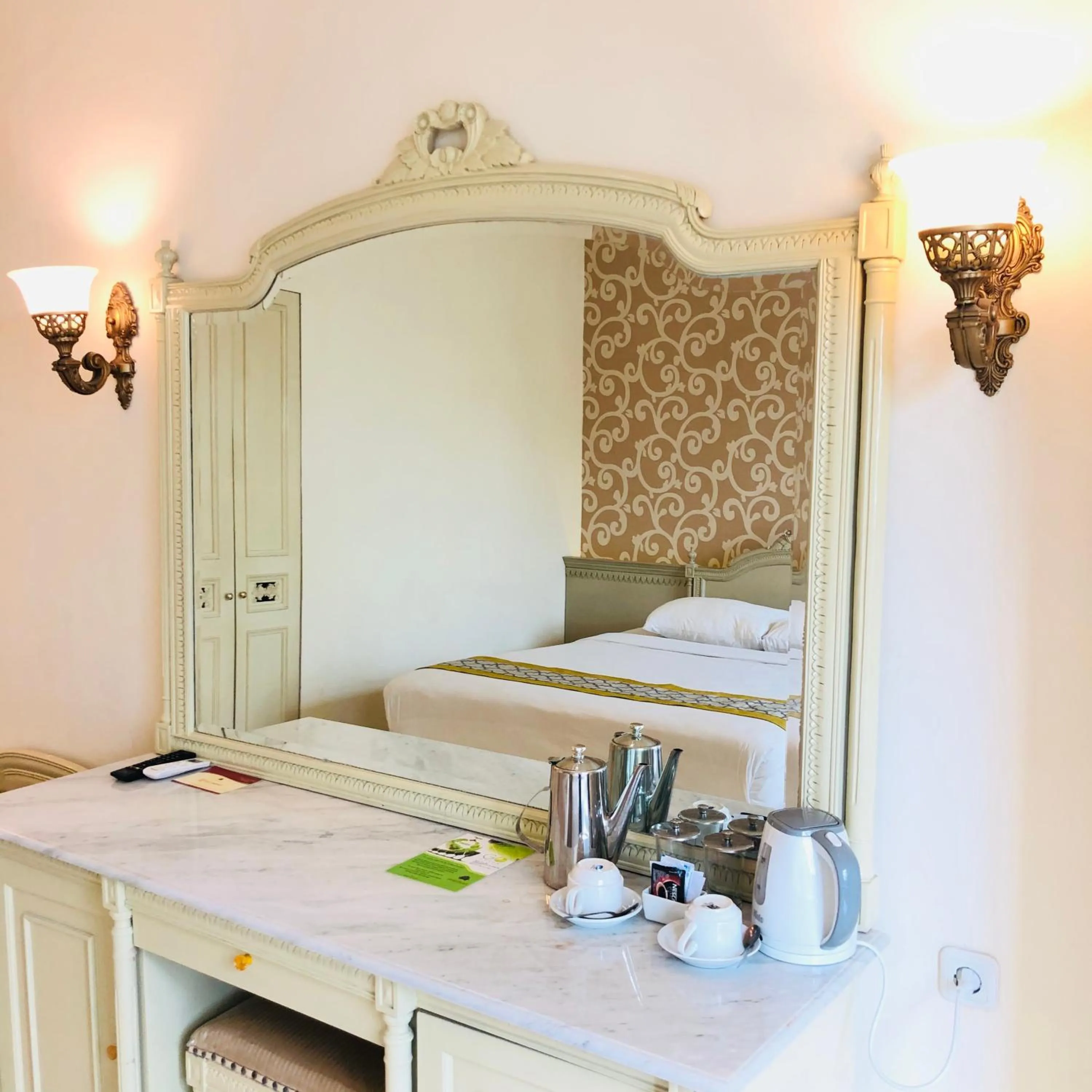 Bed in Hotel Indah Palace Solo