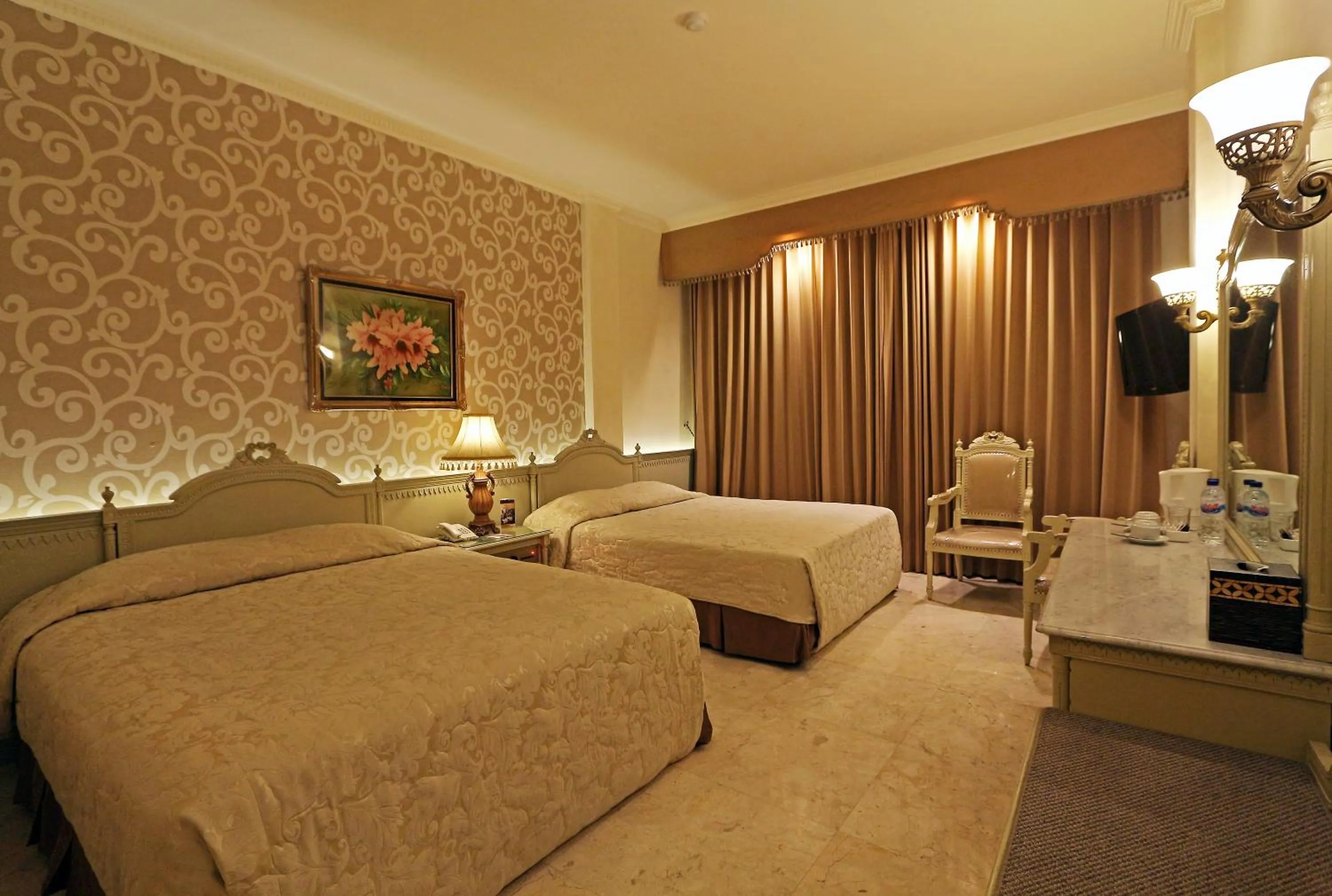 Bed in Hotel Indah Palace Solo