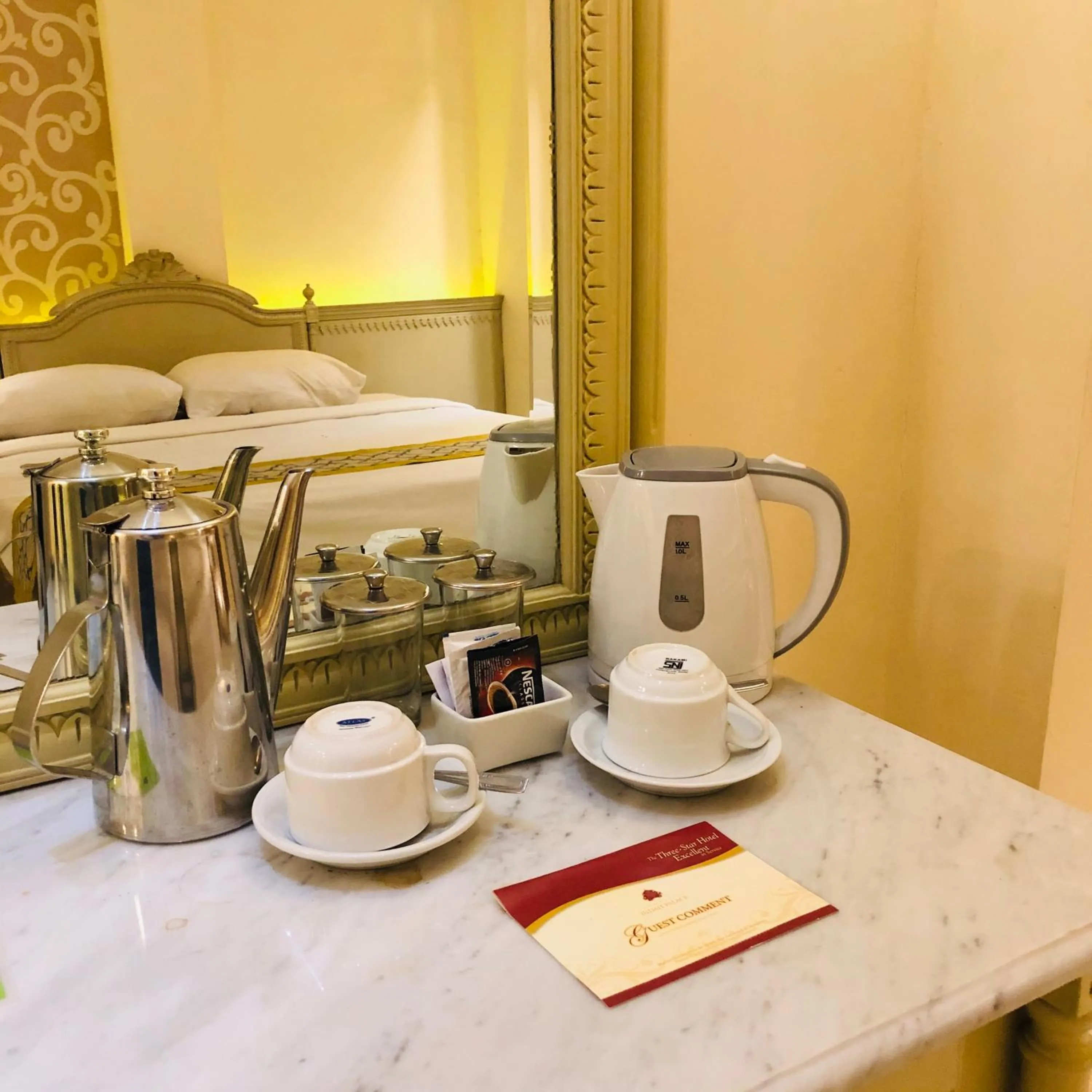 Coffee/tea facilities in Hotel Indah Palace Solo