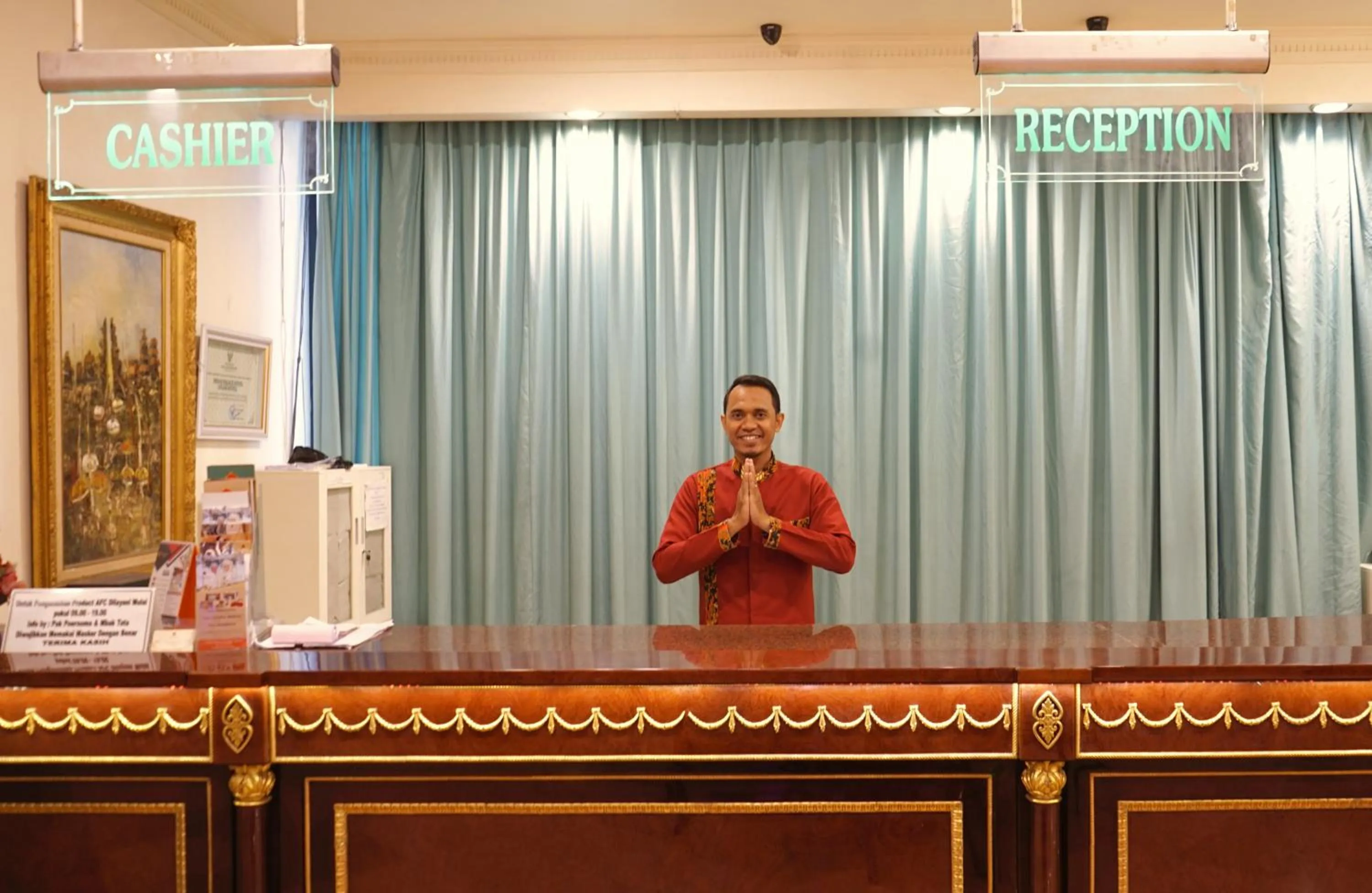 Lobby or reception in Hotel Indah Palace Solo