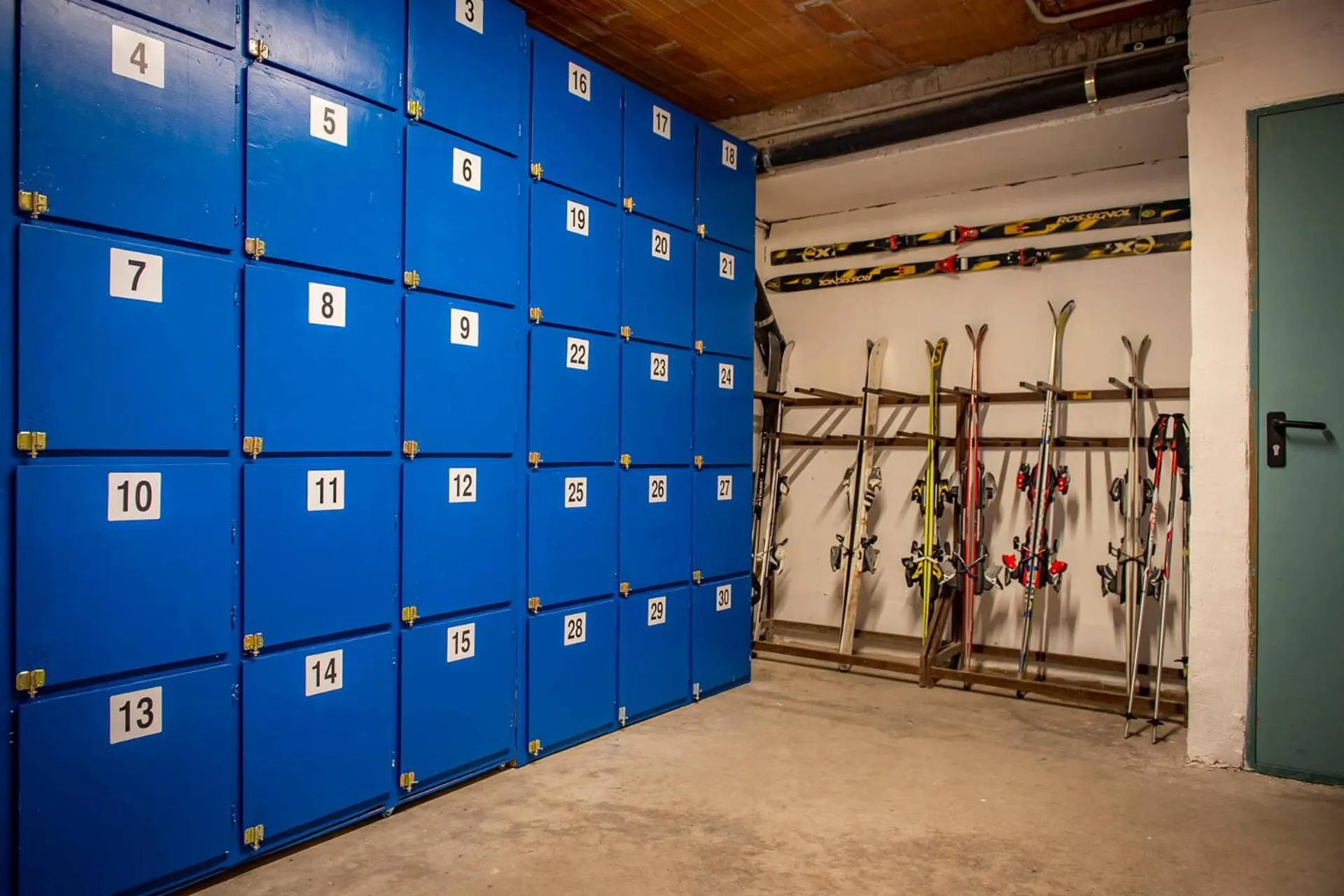 Skiing in Hotel Lory - Molveno - Dolomiti