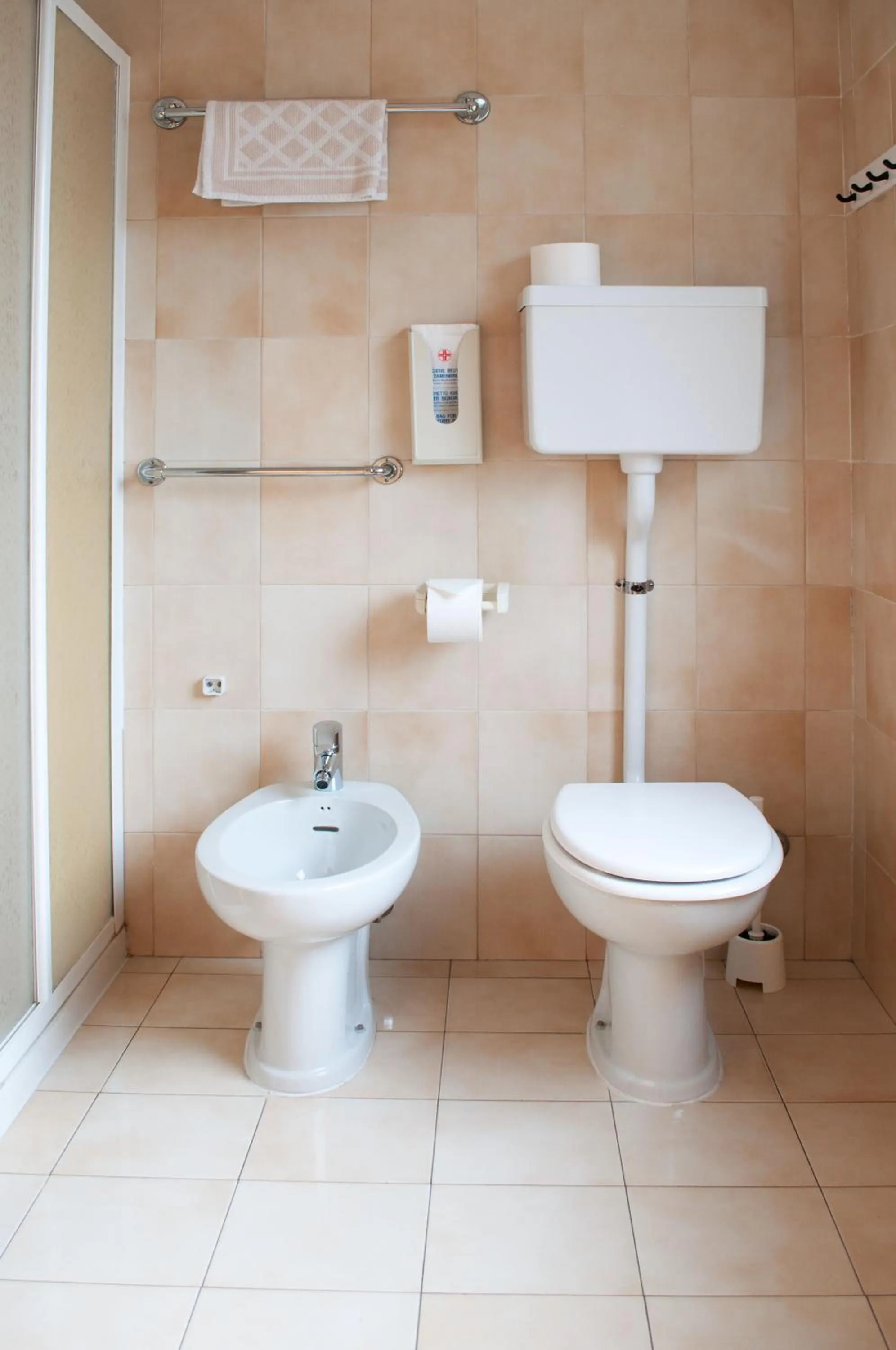 Toilet in Hotel Lory - Molveno - Dolomiti