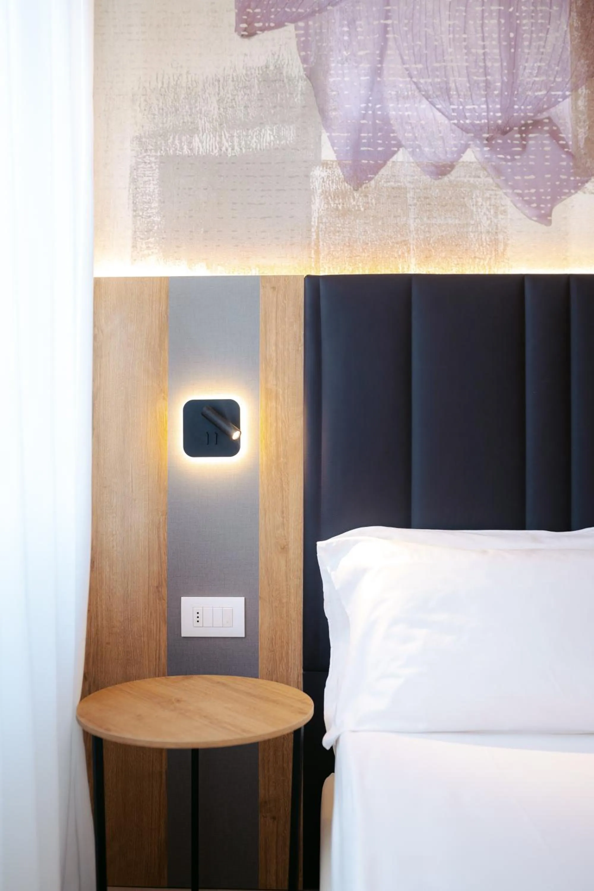 Decorative detail, Bed in Hotel Everest