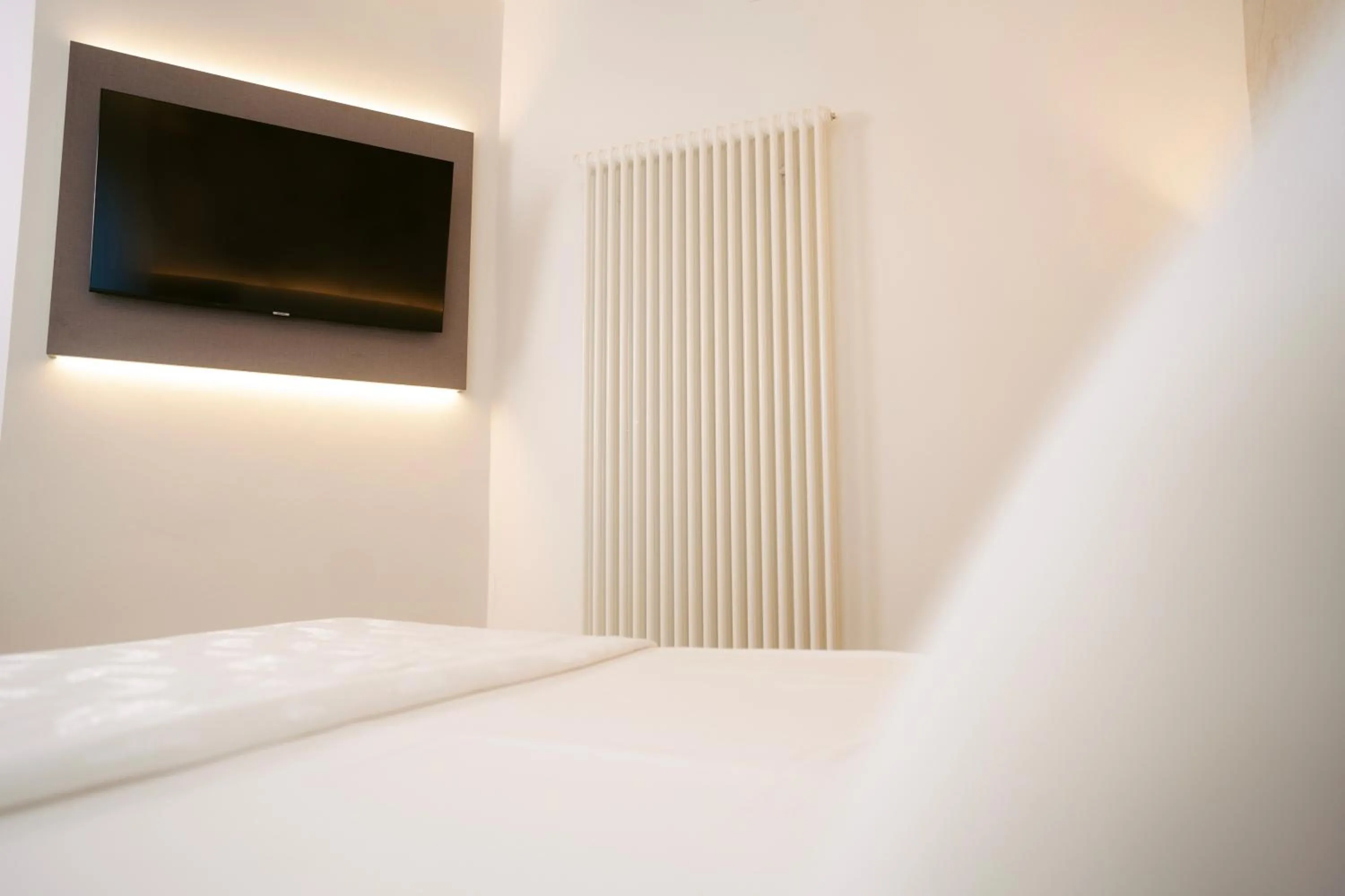 TV and multimedia, Bed in Hotel Everest