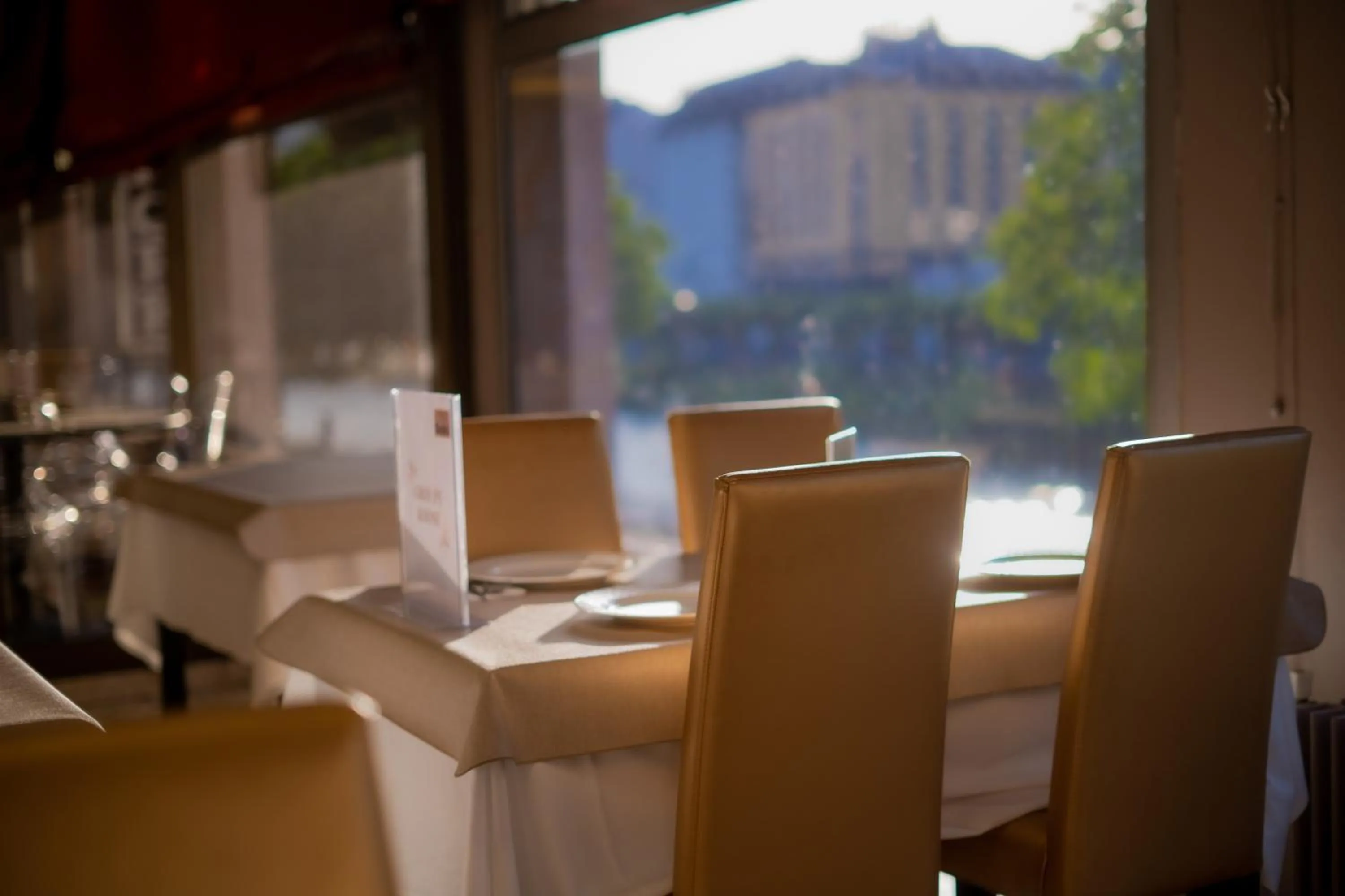 Restaurant/places to eat in Hôtel Miramont