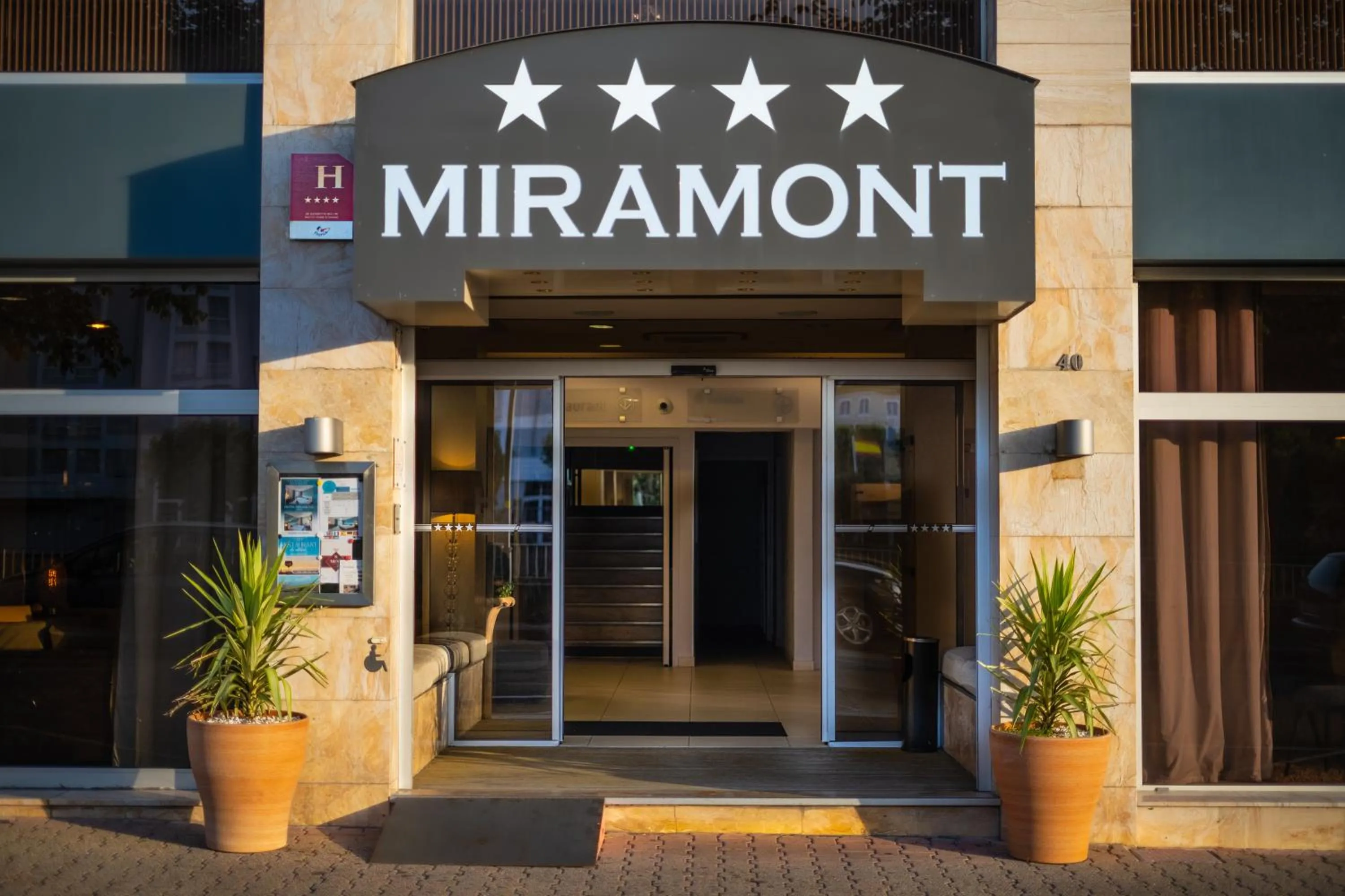 Facade/entrance in Hôtel Miramont