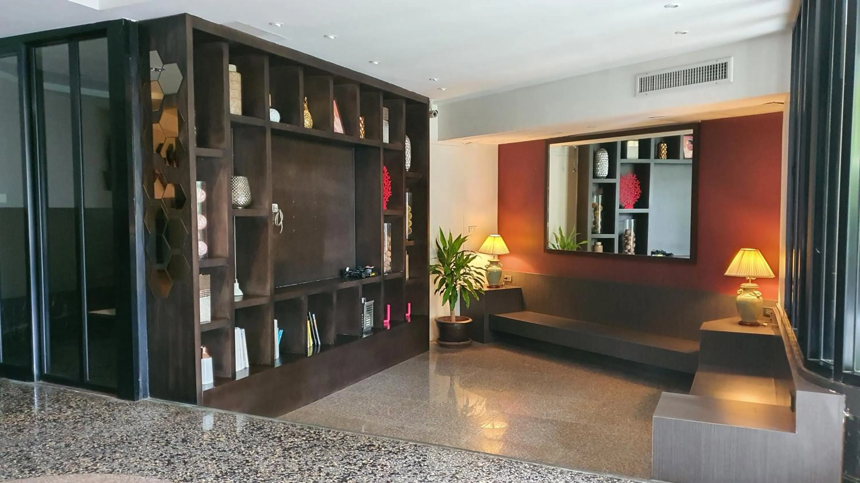 Communal lounge/ TV room in I Pavilion Hotel Phuket