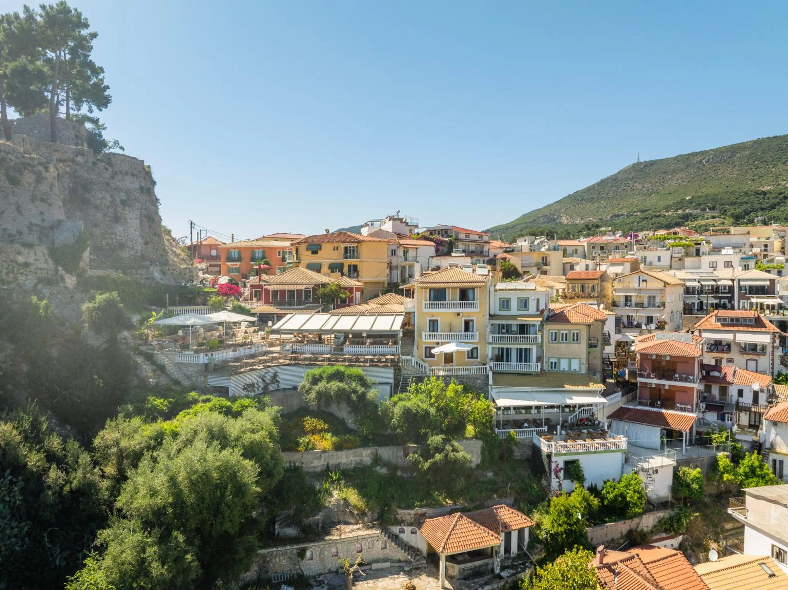 Property building in Avra