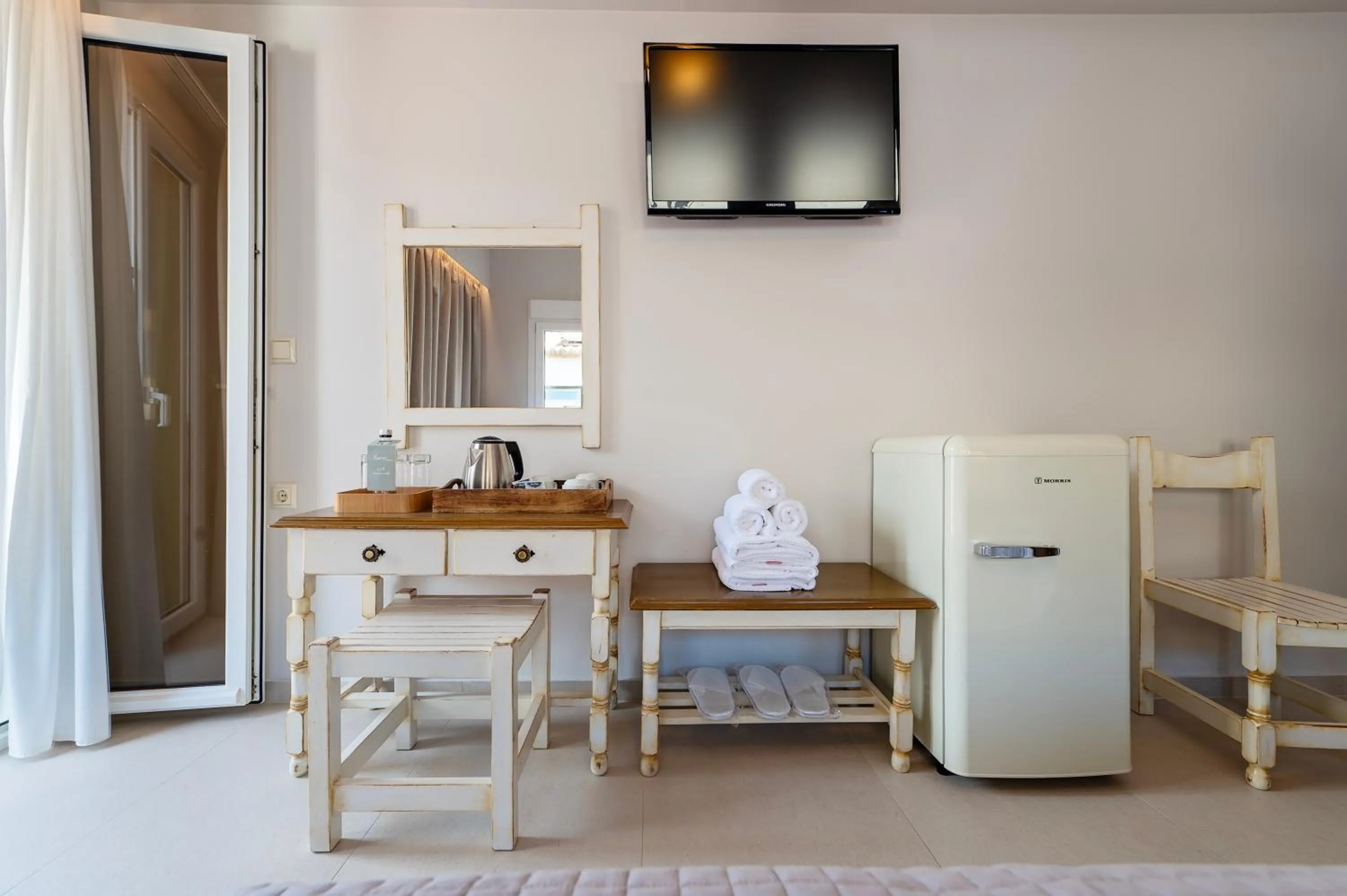 TV and multimedia in Avra