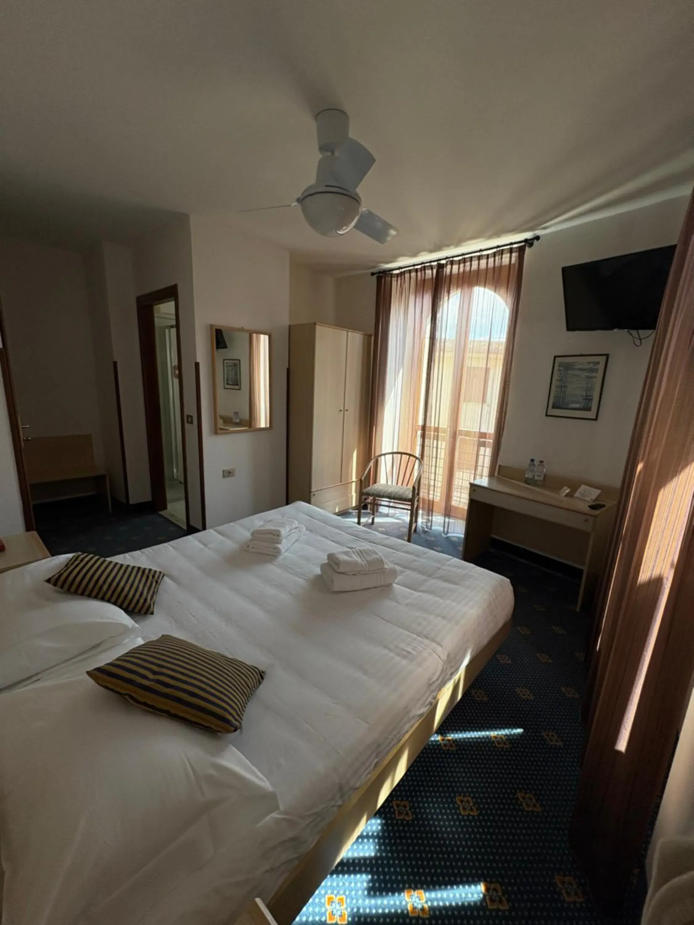 Standard Double Room in Garnì Hotel Tignale Standard Double Room in Garnì Hotel Tignale