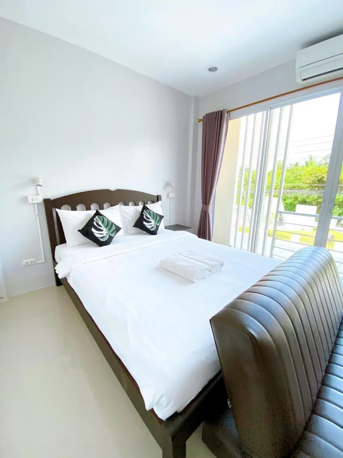 Queen Room with Balcony - single occupancy in Khaolak Mind Home Hostel Queen Room with Balcony - single occupancy in Khaolak Mind Home Hostel