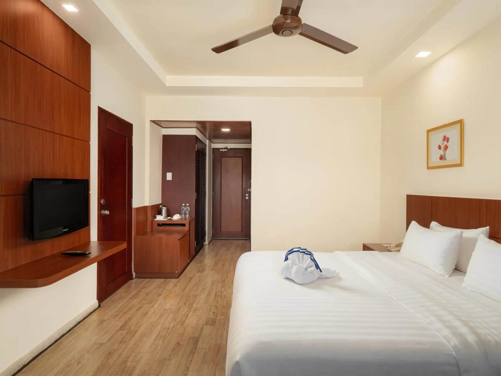 Bed in Nirwana Resort Hotel