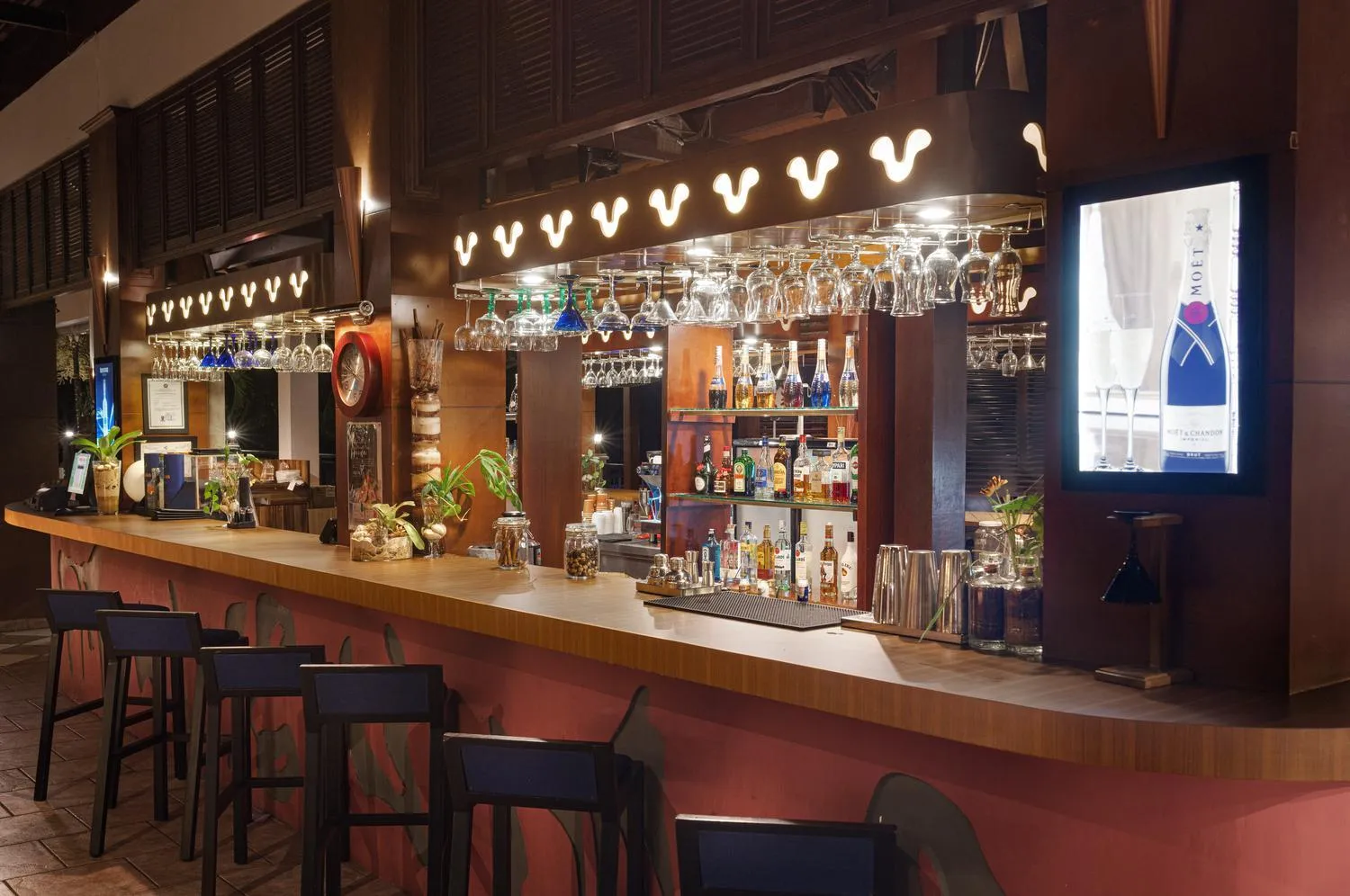 Restaurant/places to eat in Nirwana Resort Hotel