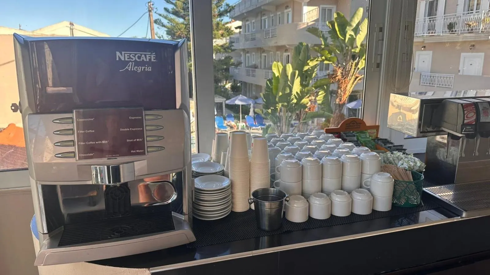 Restaurant/places to eat in Planos Beach Hotel