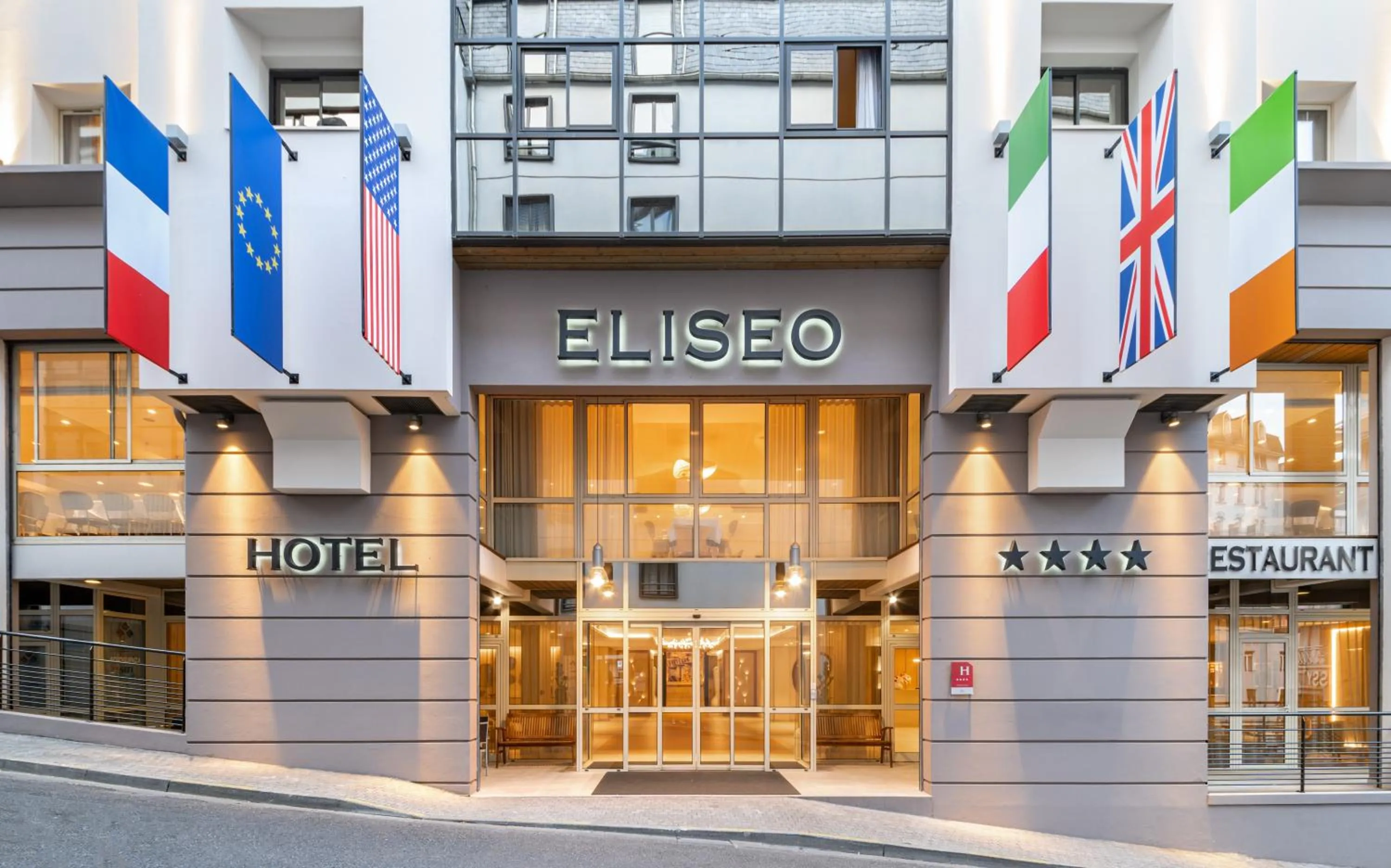Facade/entrance in Hôtel Eliseo
