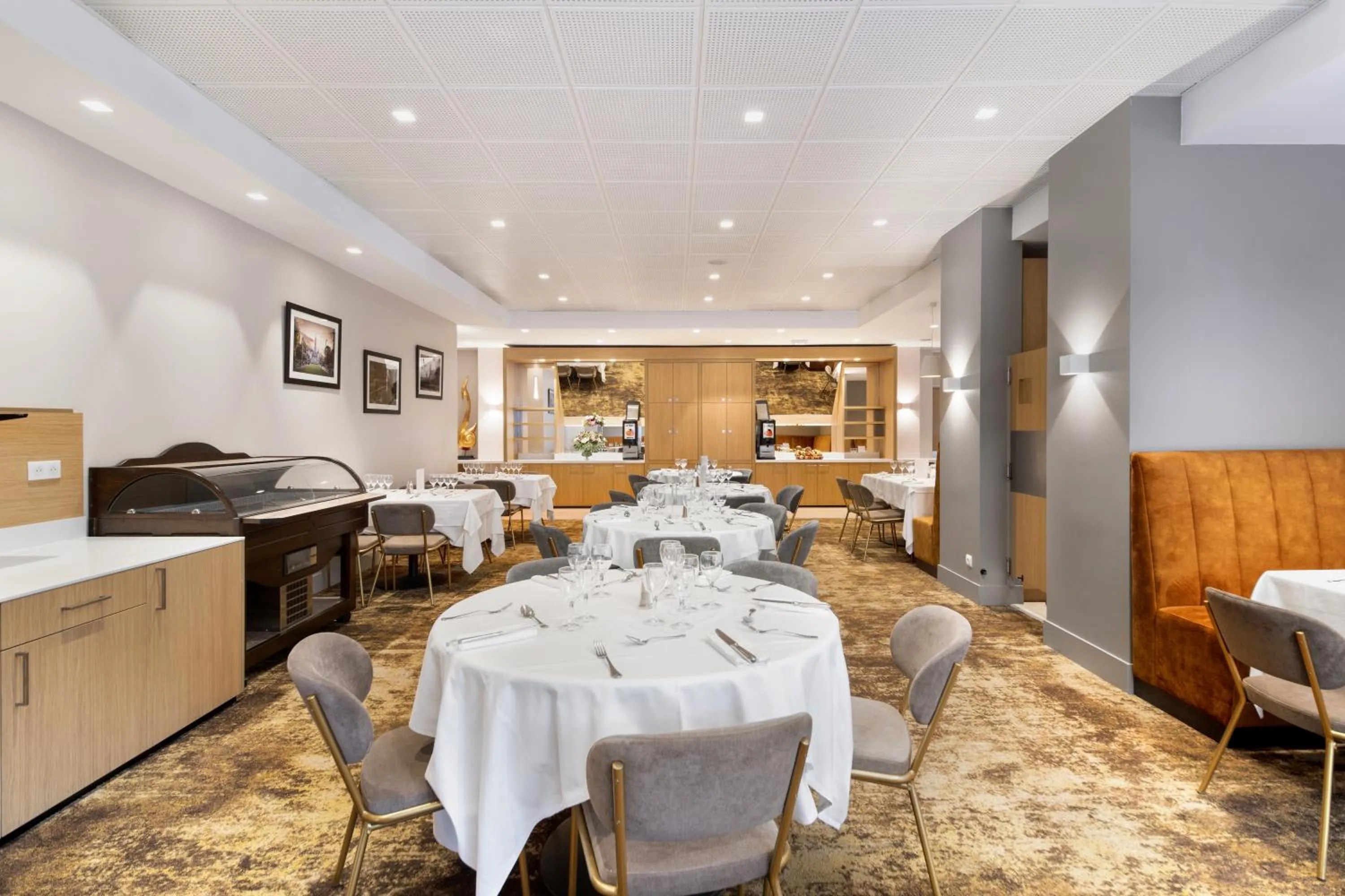 Restaurant/places to eat in Hôtel Eliseo