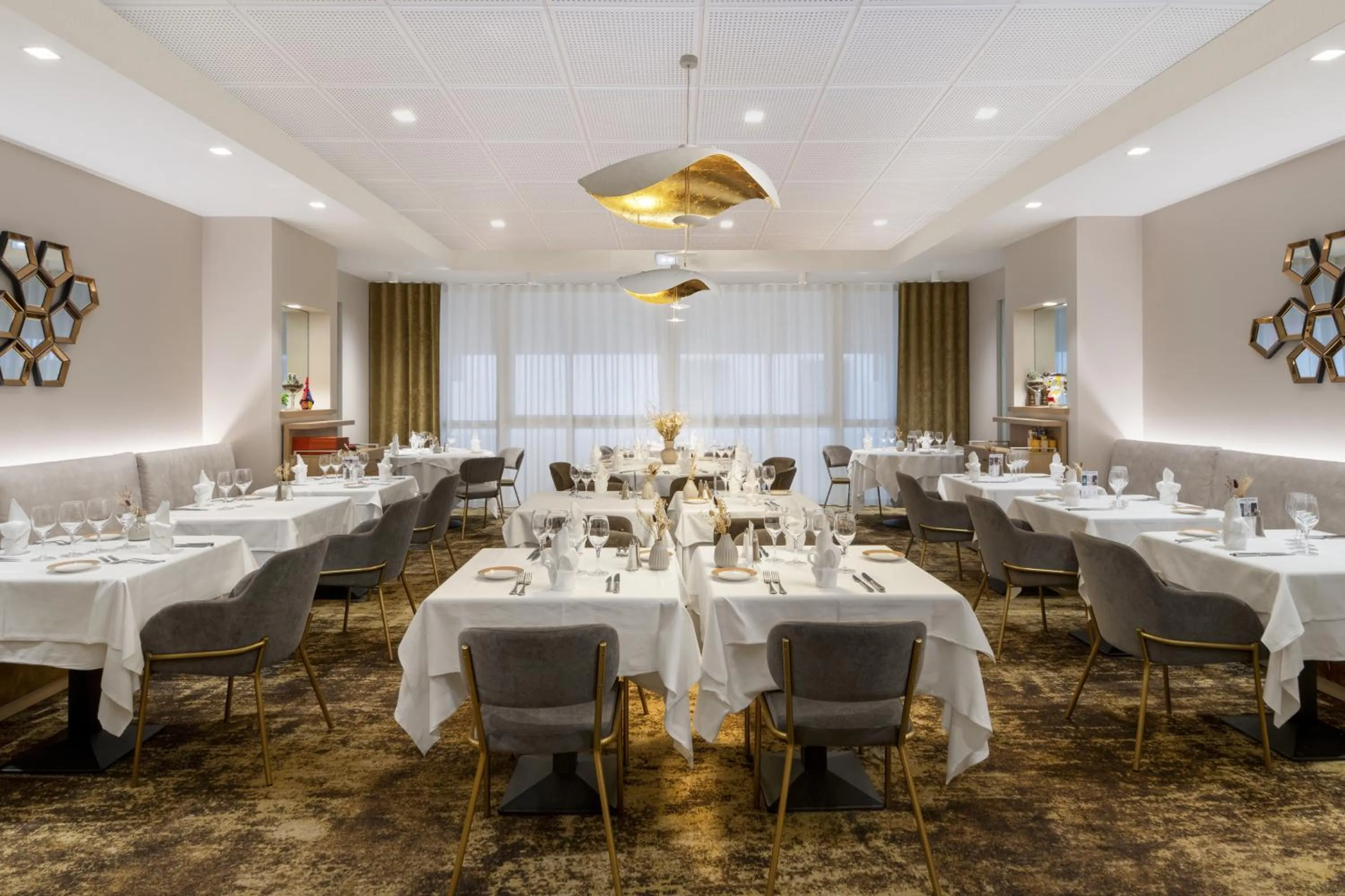 Restaurant/places to eat in Hôtel Eliseo