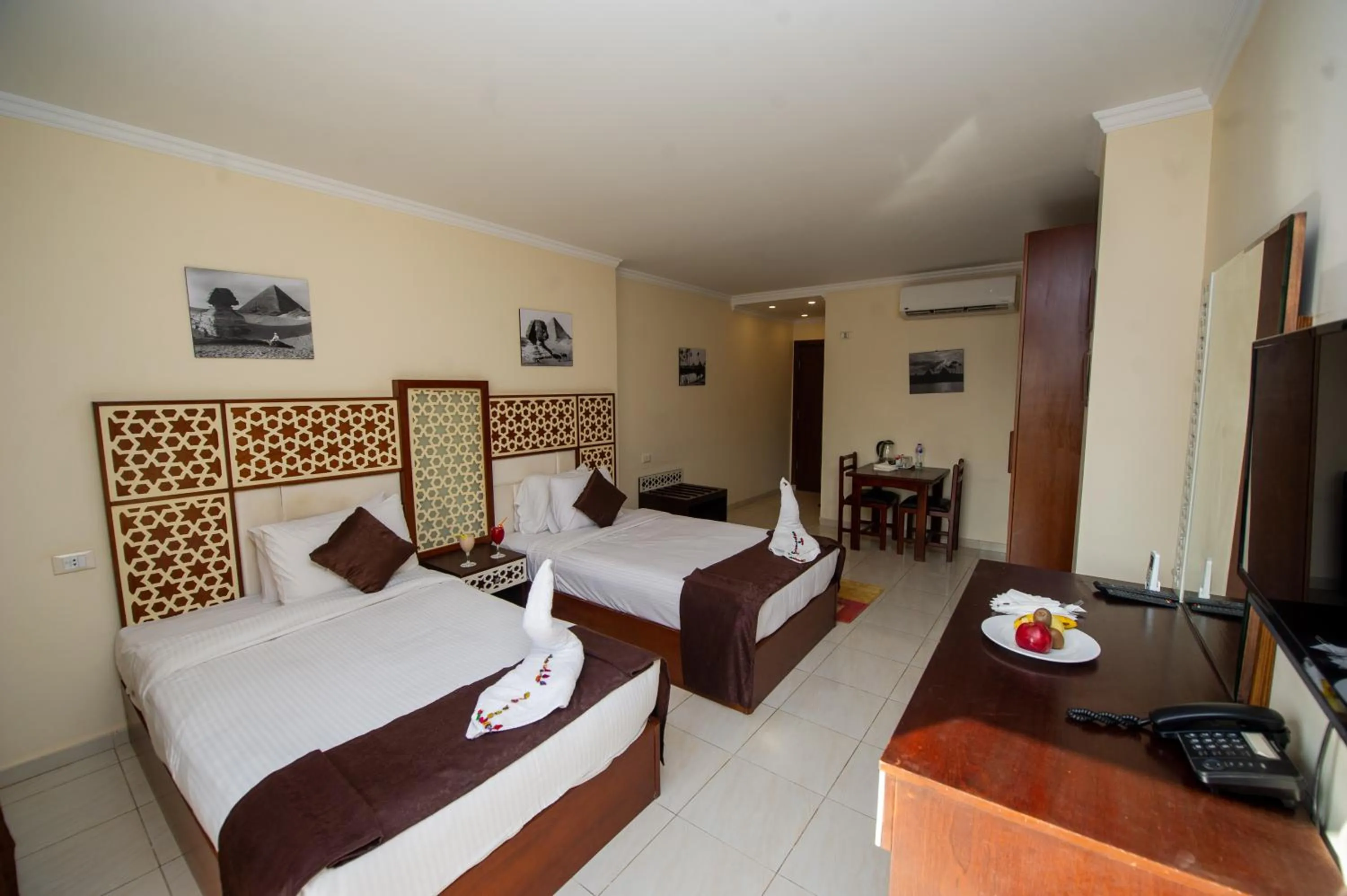 Photo of the whole room, Bed in Pyramids Valley Boutique Hotel