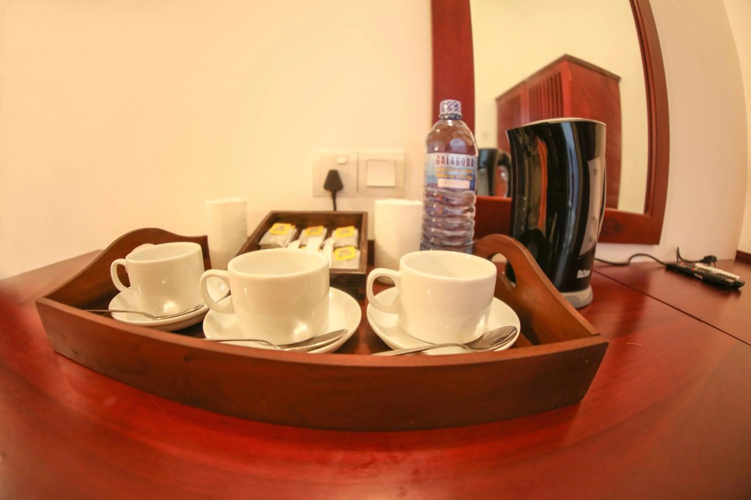 Coffee/tea facilities in White Rose Beach Resort