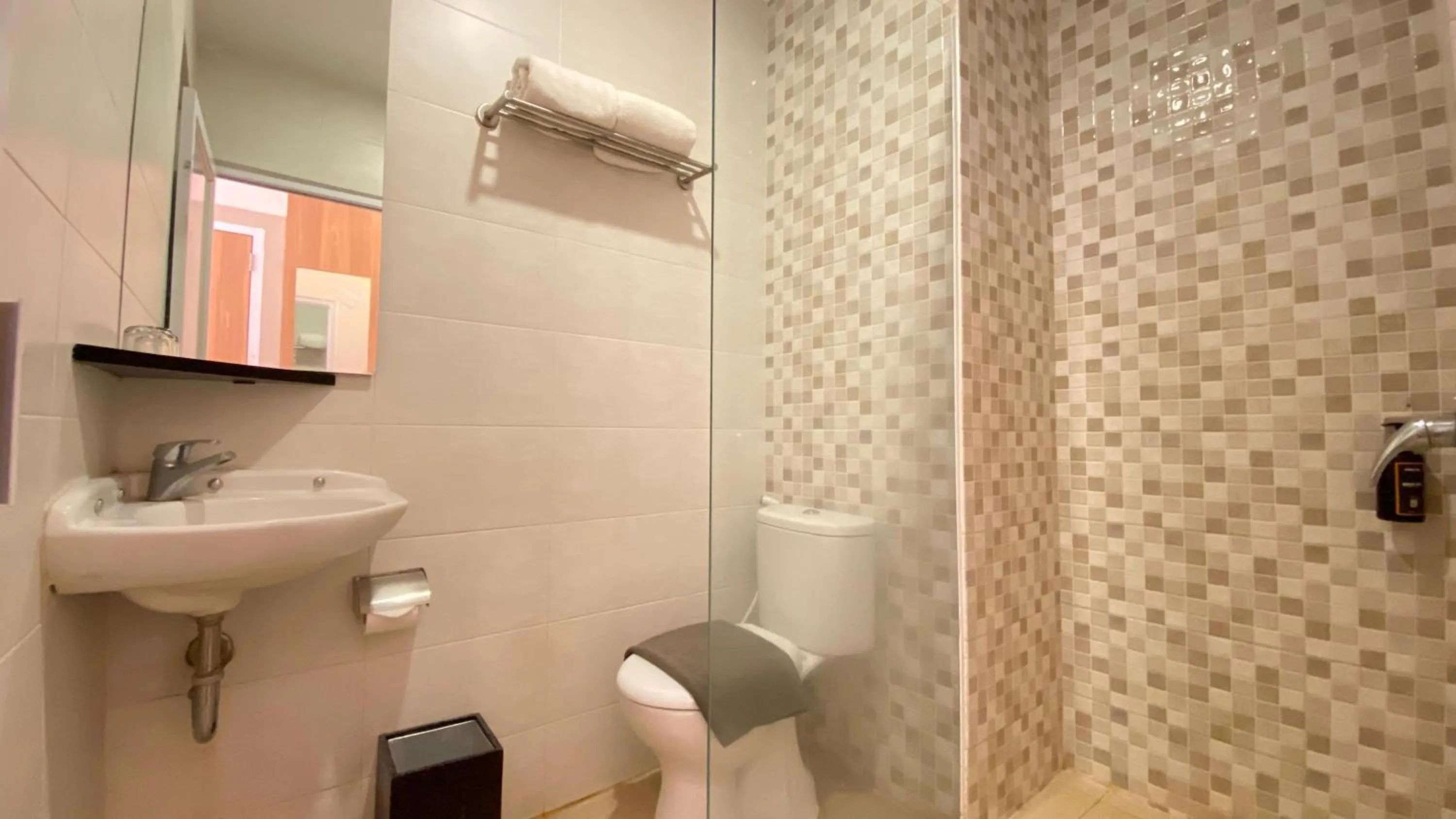 Superior Twin Room in Front One Hotel Airport Solo