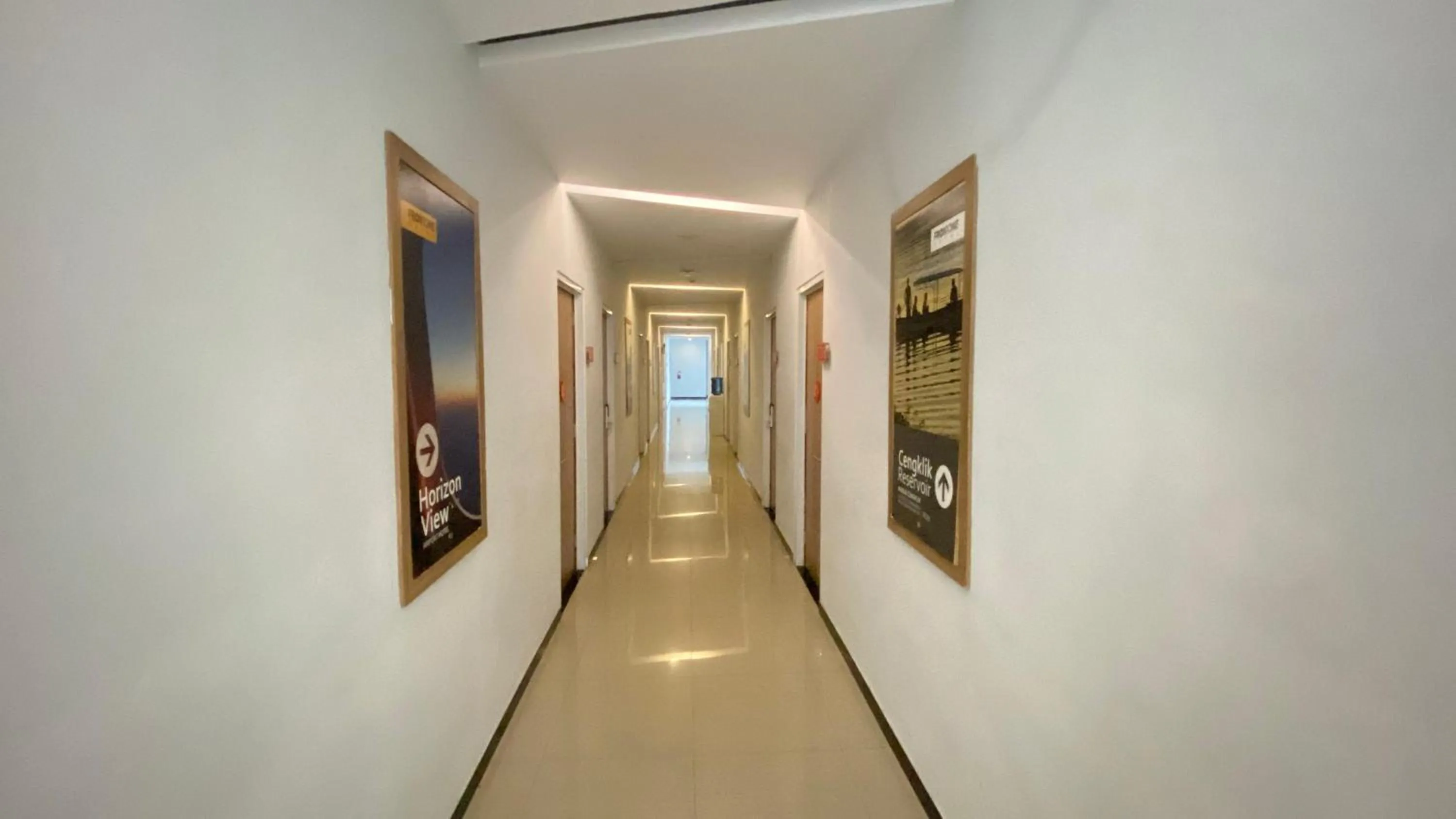 Front One Hotel Airport Solo