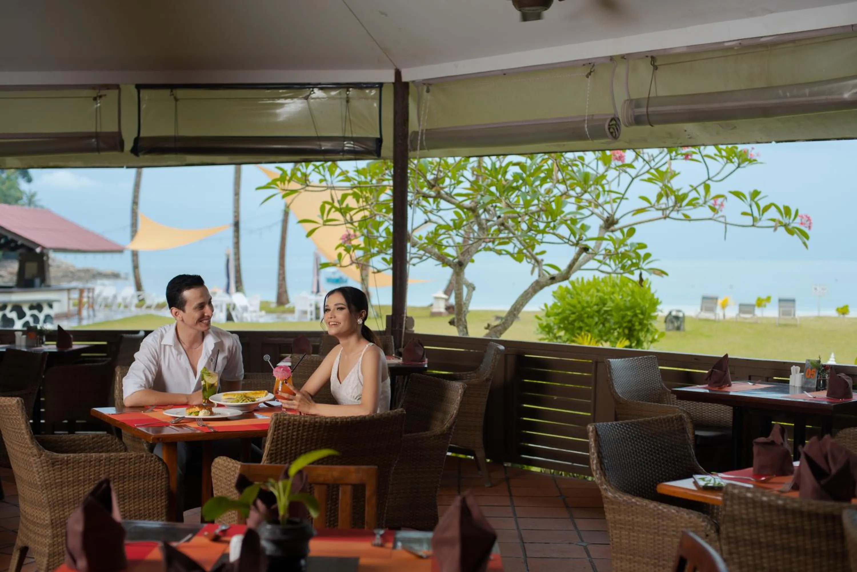 Restaurant/places to eat in Mayang Sari Beach Resort