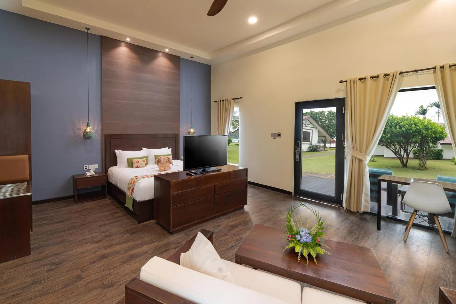 Bed in Mayang Sari Beach Resort