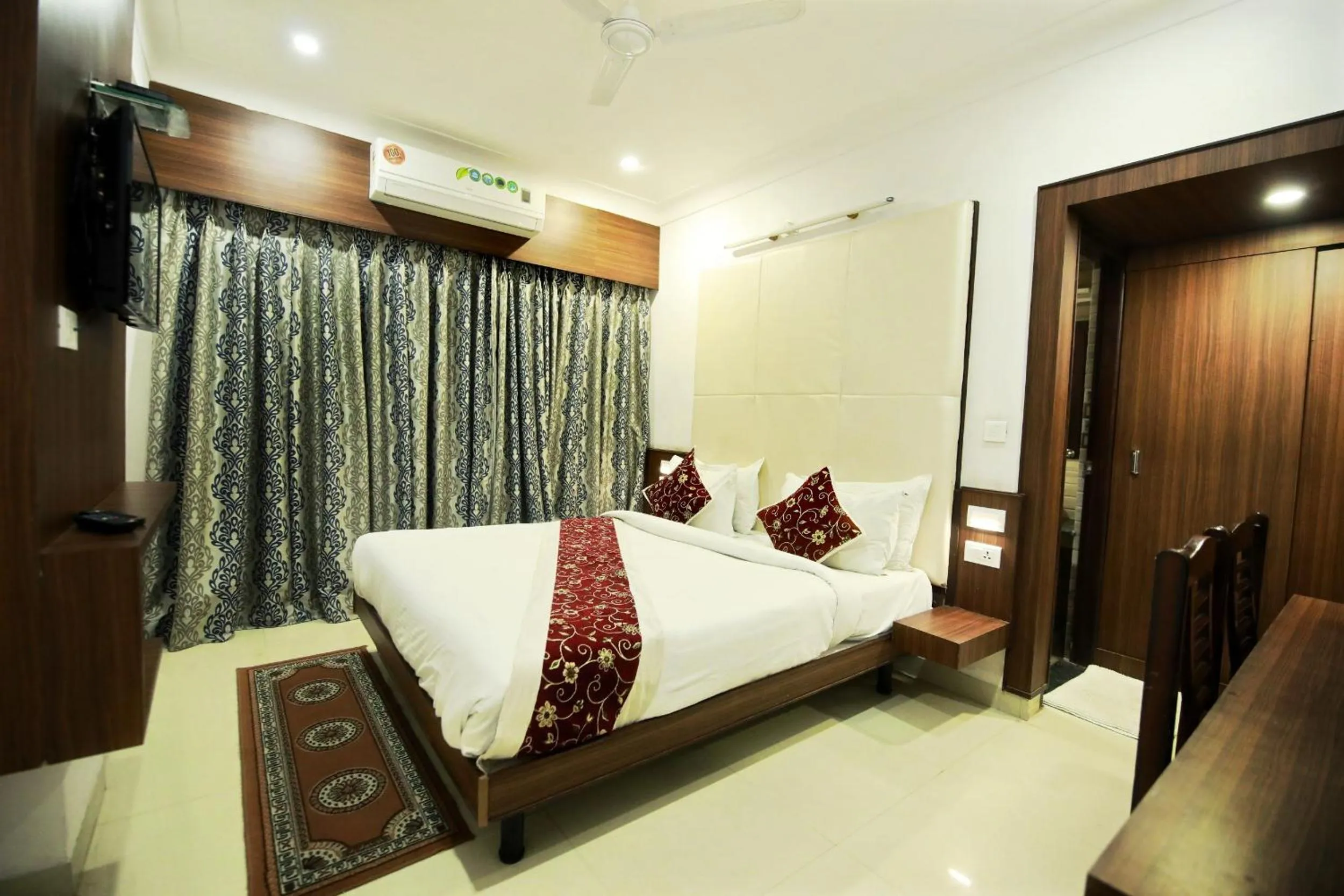 Photo of the whole room in Hotel Sunflower Udaipur
