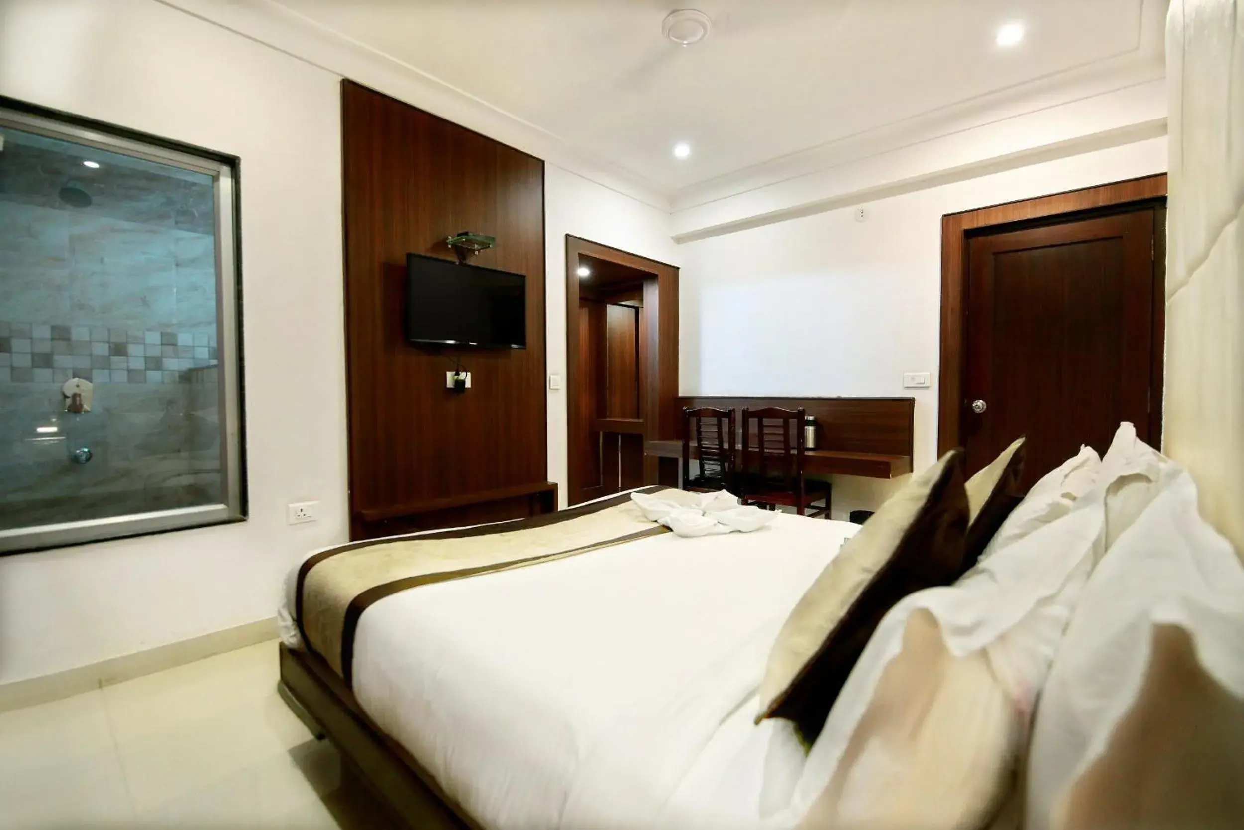 Deluxe Double Room in Hotel Sunflower Udaipur Deluxe Double Room in Hotel Sunflower Udaipur