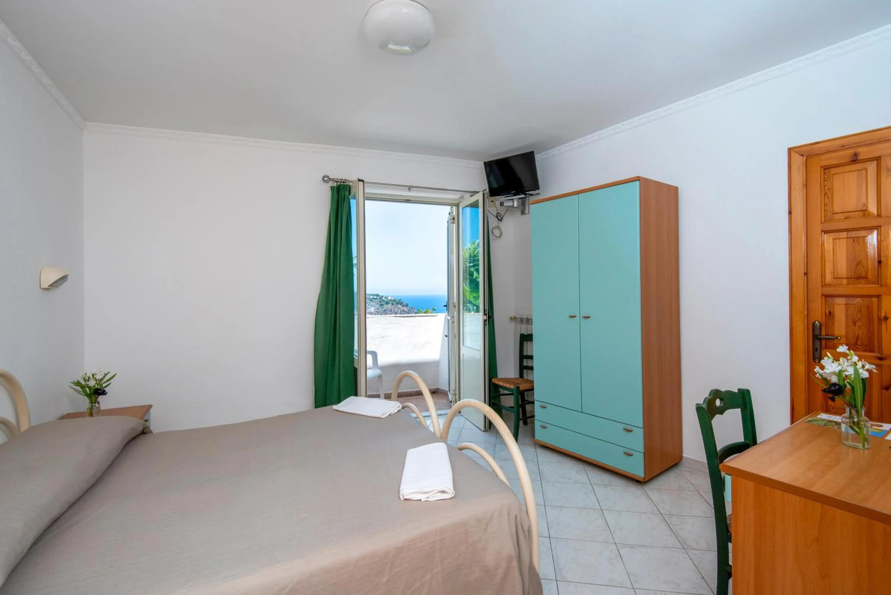 Bedroom, Bed in Hotel Bel Tramonto