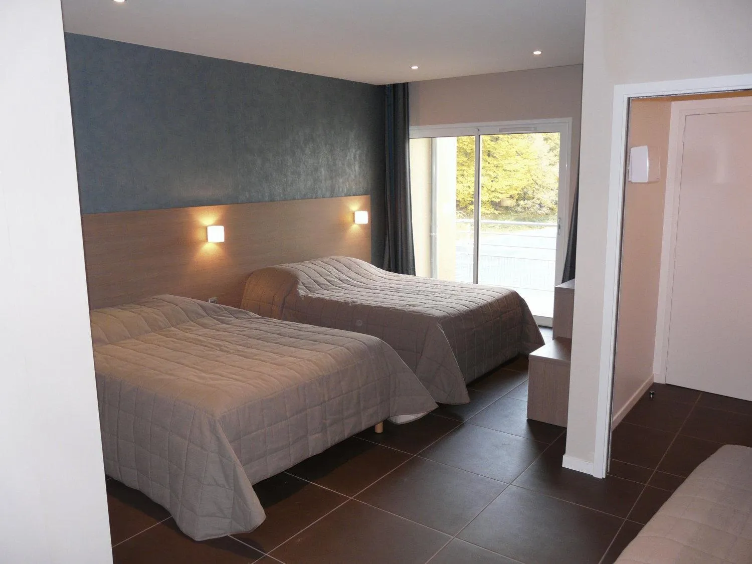 Photo of the whole room, Bed in The Originals City, Hôtel de France, Bessines-sur-Gartempe