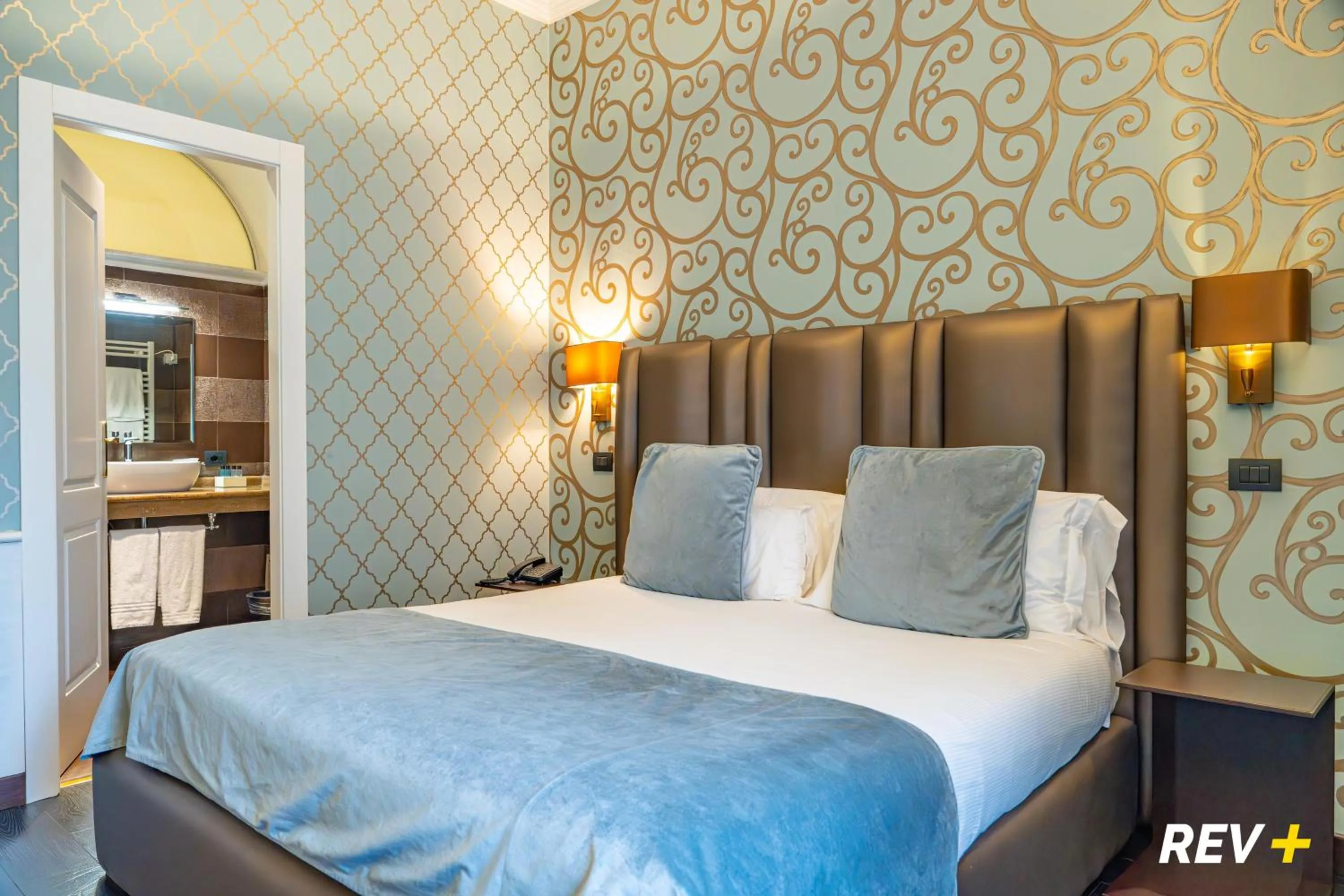 Bedroom, Bed in Via Veneto Suites