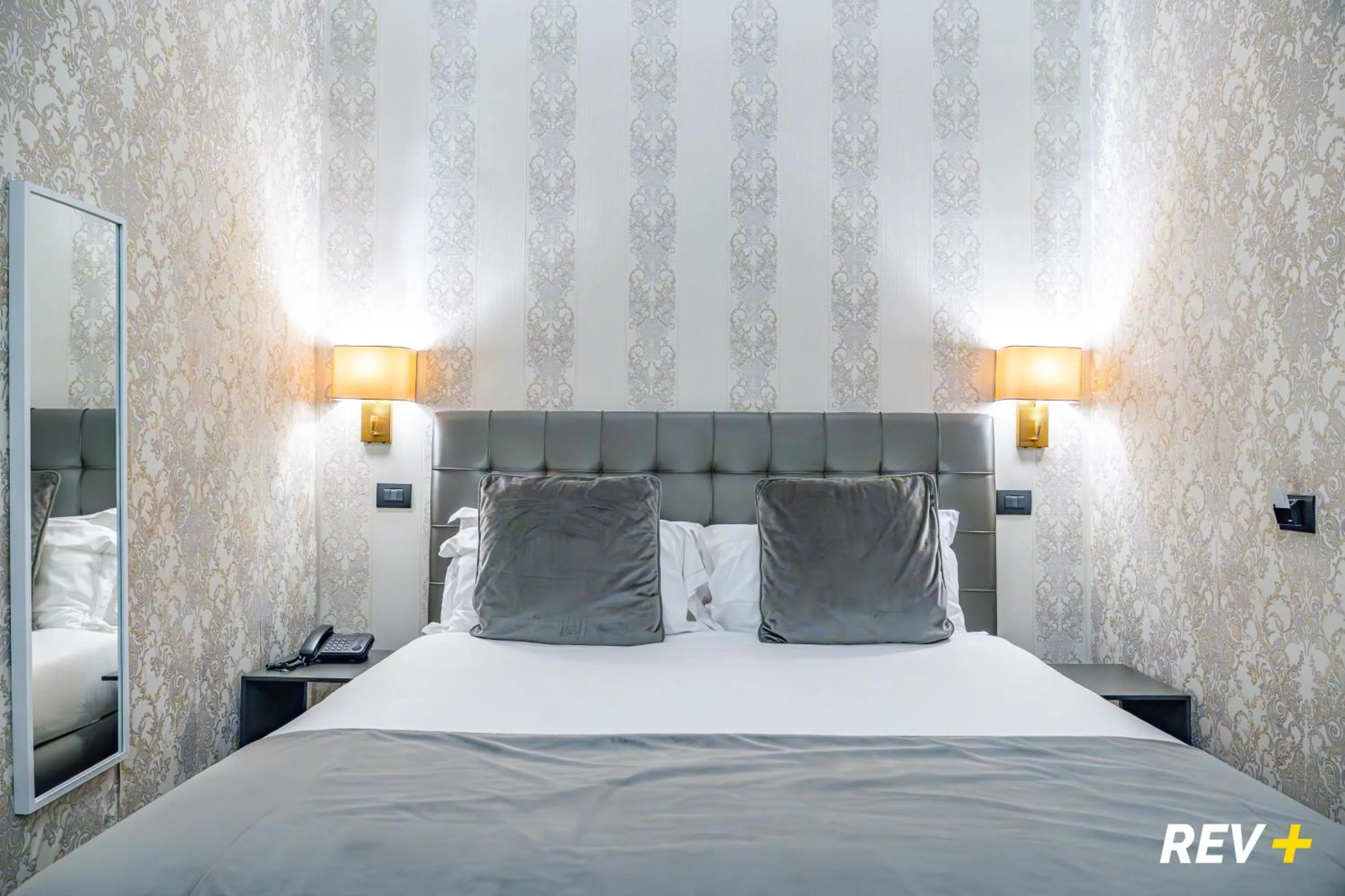 Photo of the whole room, Bed in Via Veneto Suites