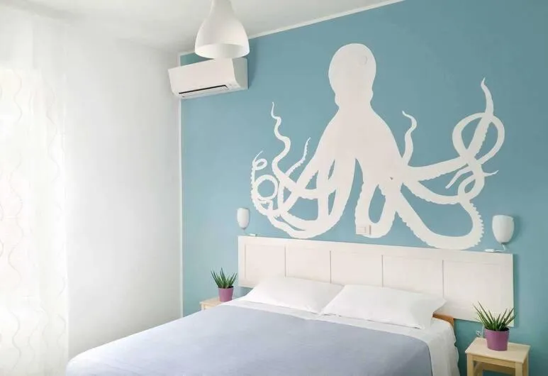 Bedroom, Bed in Hotel Aloha