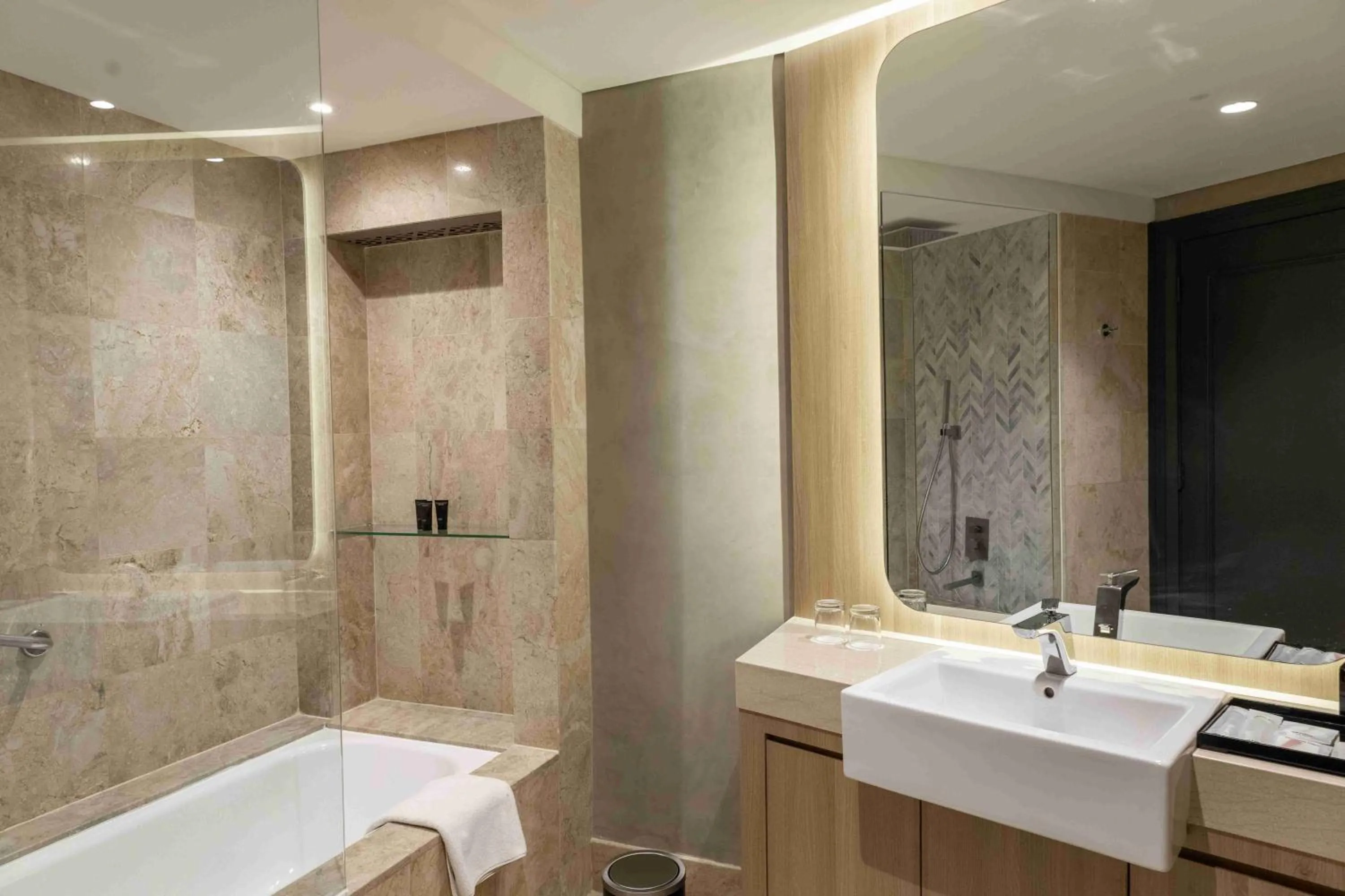 Bathroom in Mangkuluhur ARTOTEL SUITES