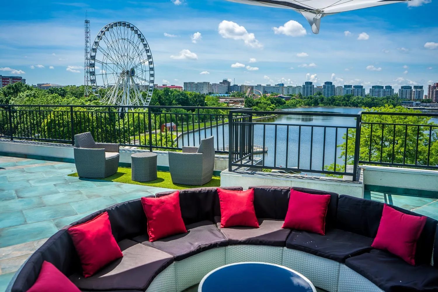 Balcony/Terrace in Brater Luxury