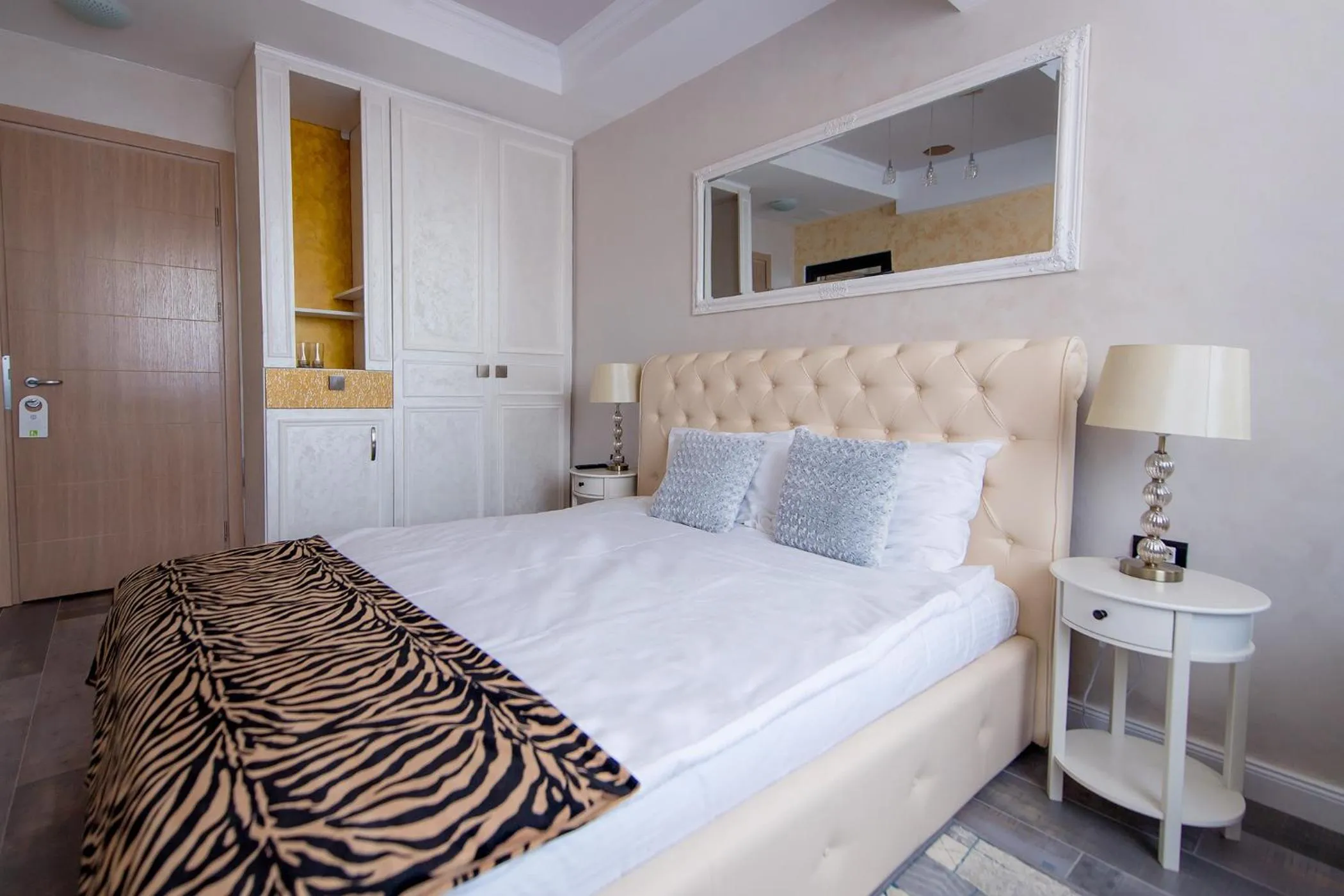 Bedroom, Bed in Brater Luxury