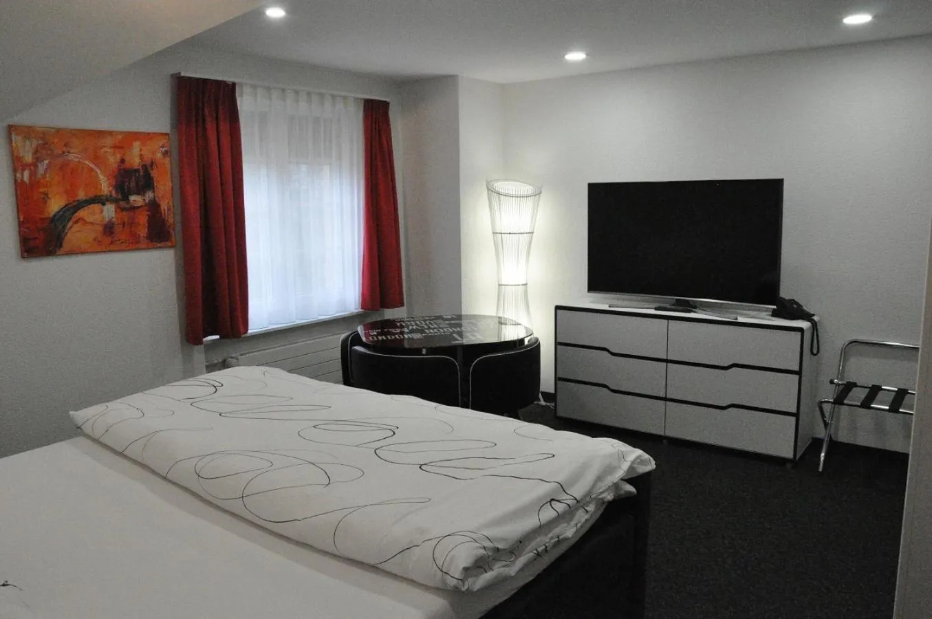 Photo of the whole room in Hôtel du Chasseur