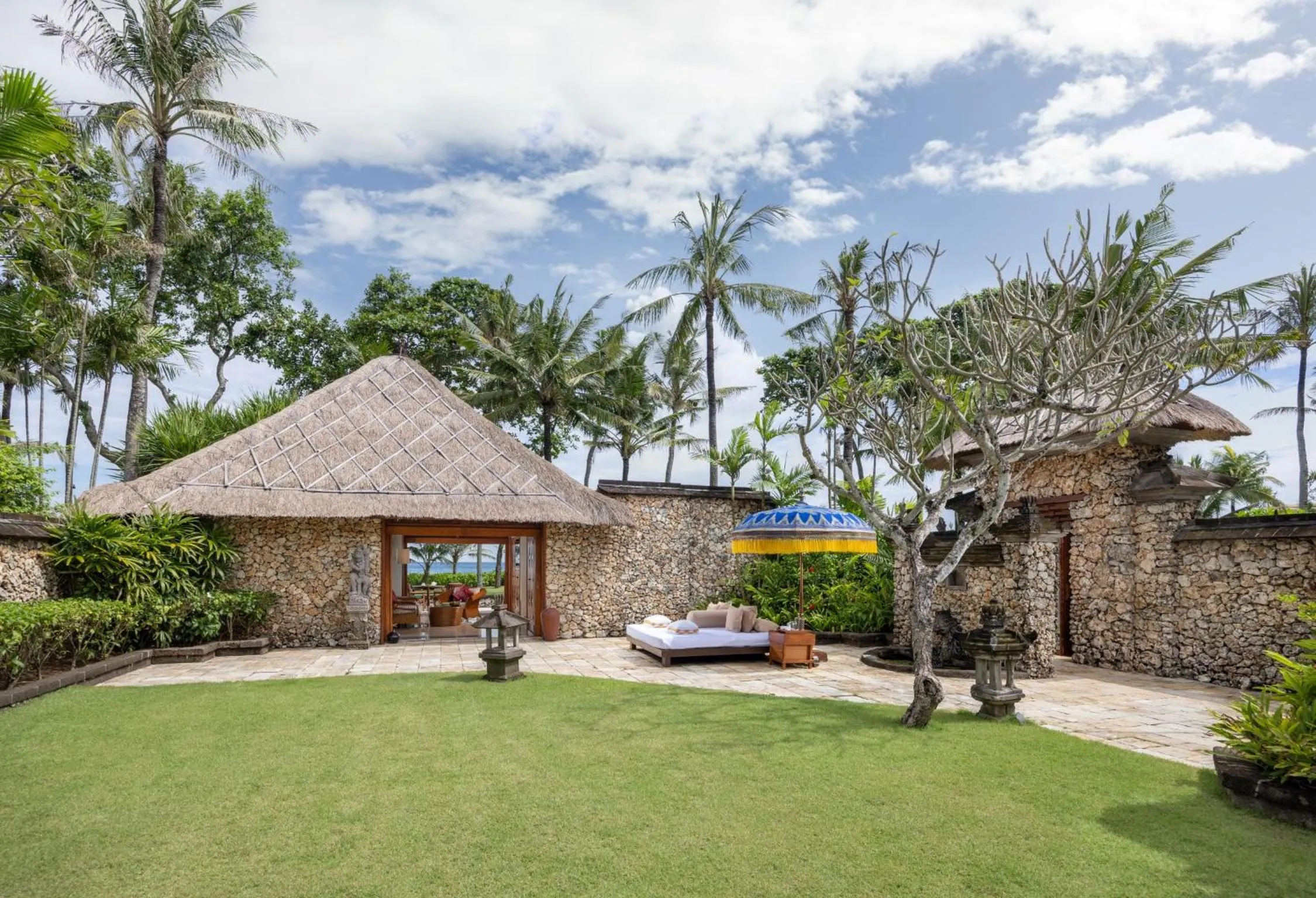 Inner courtyard view in The Oberoi Beach Resort, Bali