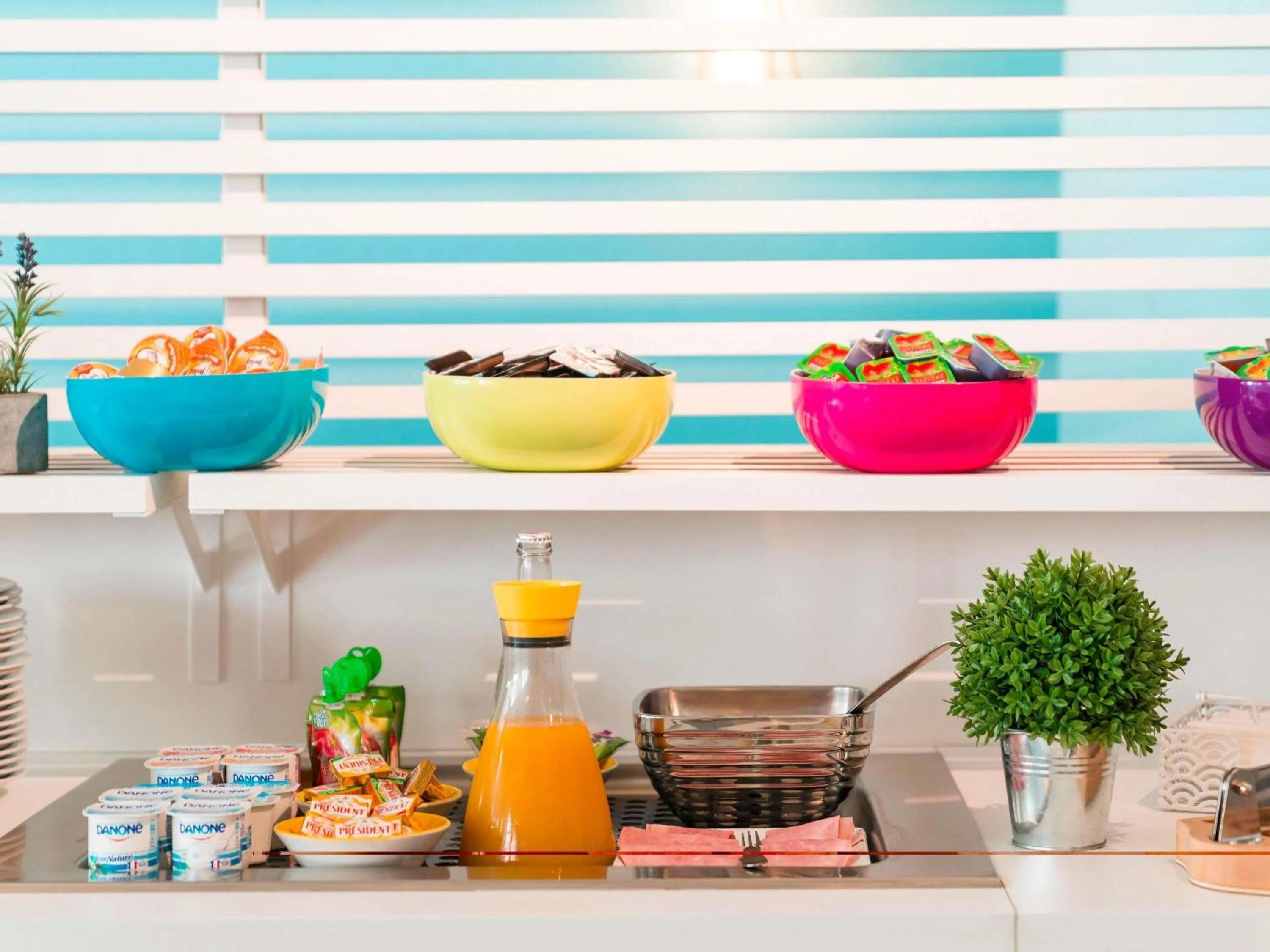 Breakfast in ibis Styles Marseille Centre Prado Place Castellane